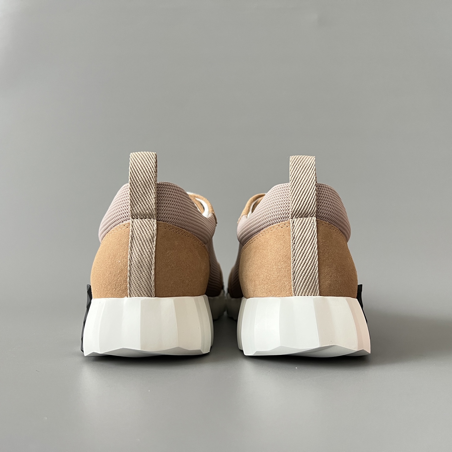 HERMES 爱马仕 Bouncing 网布 圆头系带 侧面字母嵌件 跑鞋 低帮 休闲鞋 波鞋 褐色 H251099Z D1