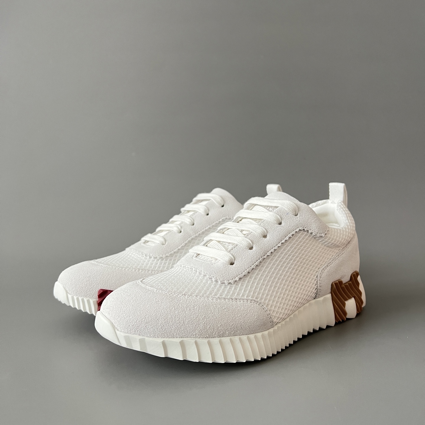 HERMES 爱马仕 Bouncing 网布 圆头系带 侧面字母嵌件 跑鞋 低帮 休闲鞋 波鞋 白色 网面  H232173Z 91