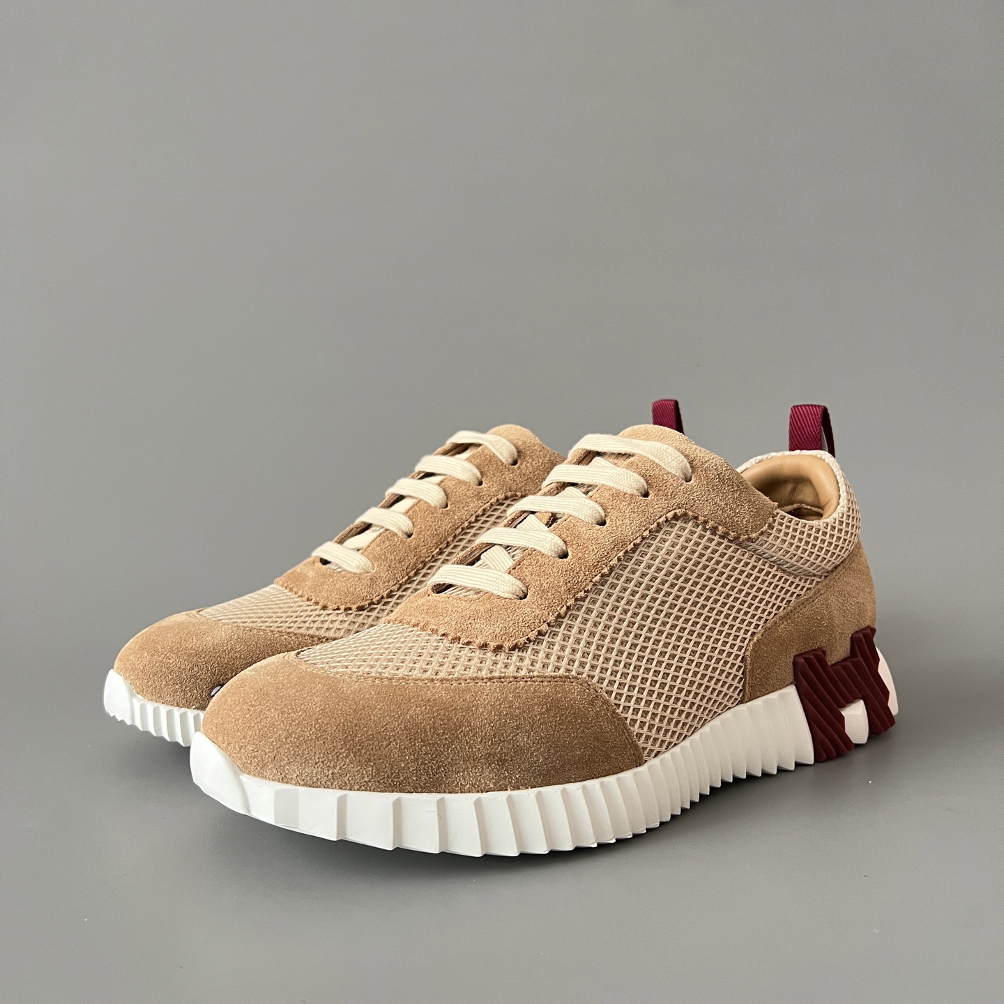 HERMES 爱马仕 Bouncing 网布 圆头系带 侧面字母嵌件 跑鞋 低帮 休闲鞋 波鞋 土棕色 网面 H232173Z 2J