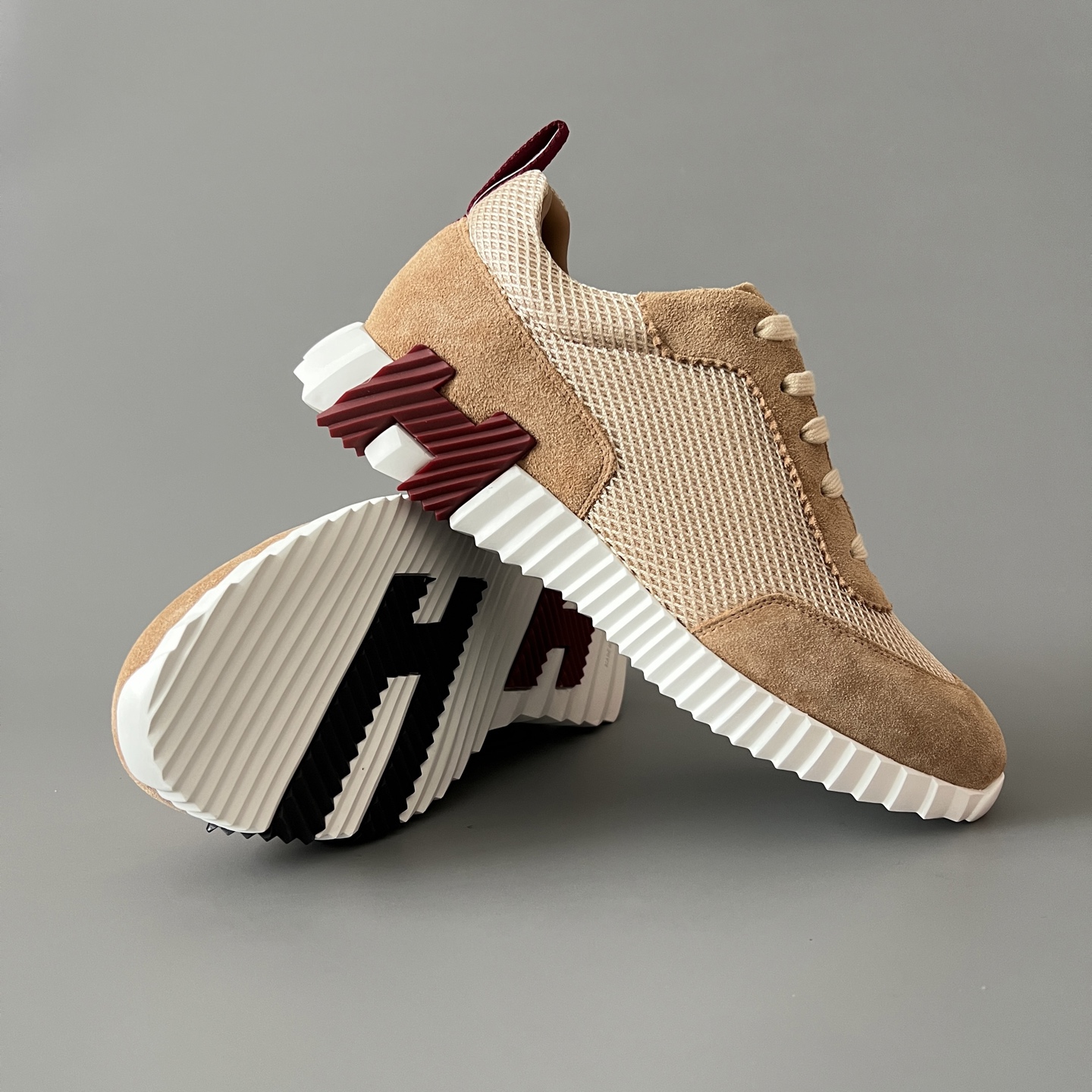 HERMES 爱马仕 Bouncing 网布 圆头系带 侧面字母嵌件 跑鞋 低帮 休闲鞋 波鞋 土棕色 网面 H232173Z 2J