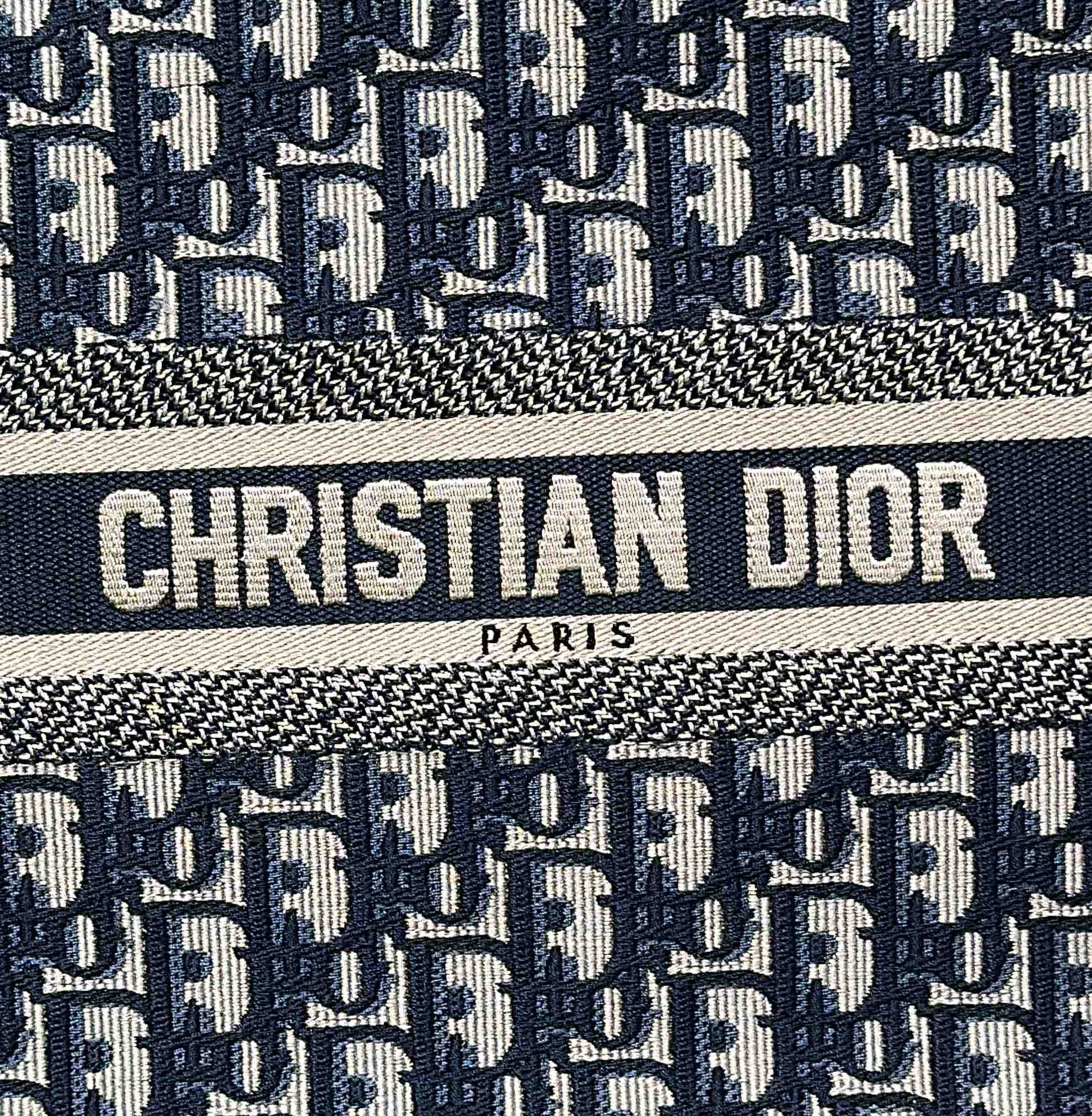 DIOR 迪奥 BookTote 可调节可拆卸肩带 刺绣拼牛皮革 托特包Tote包购物袋单肩斜挎手提包 小号 女款 蓝色 蓝色 M1325CZBB-M928