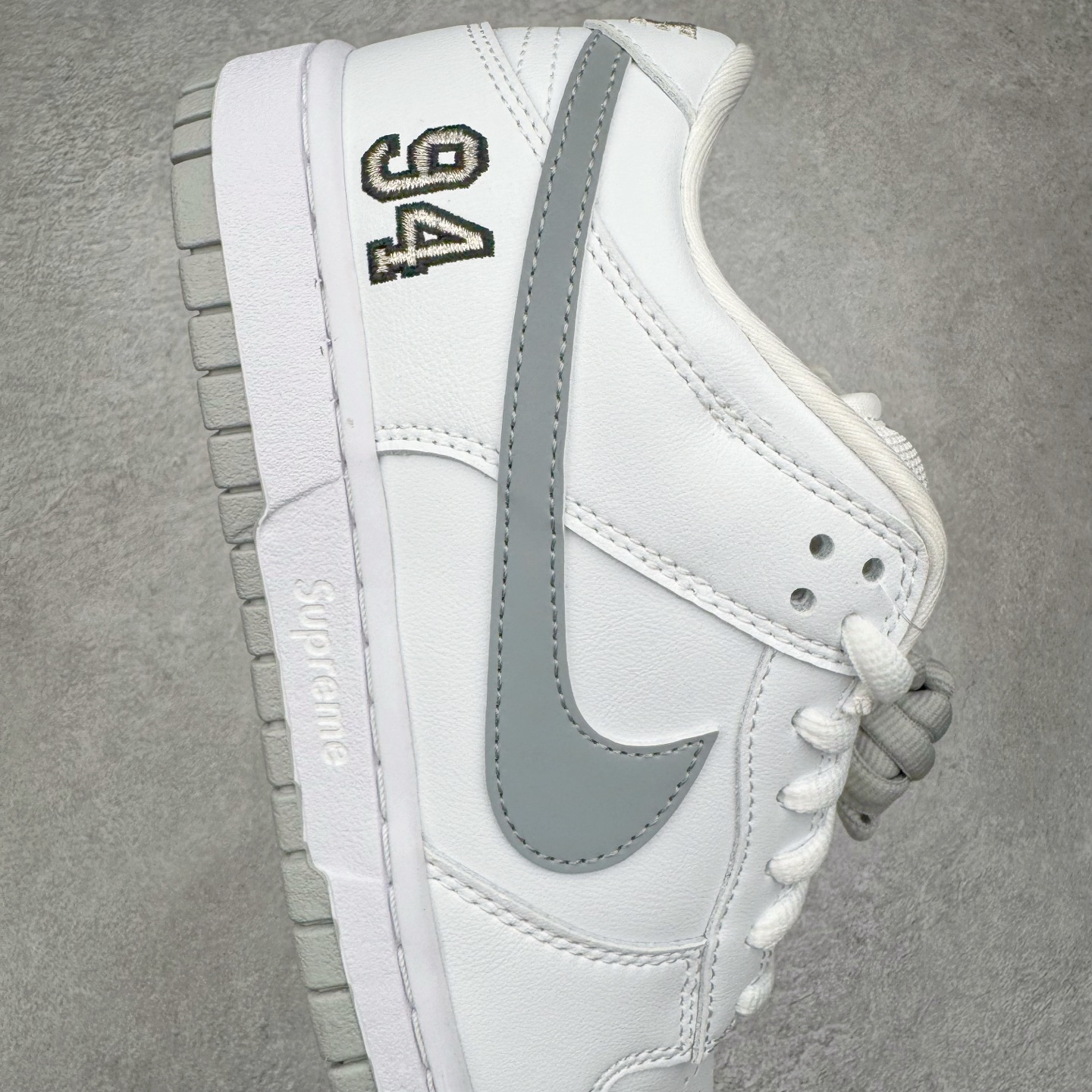  Supreme  Dunk SB DUNK LOW PRO OG QS 94 低筒 复古板鞋 休闲鞋 男鞋 女鞋 波鞋 白色 HQ8487-100