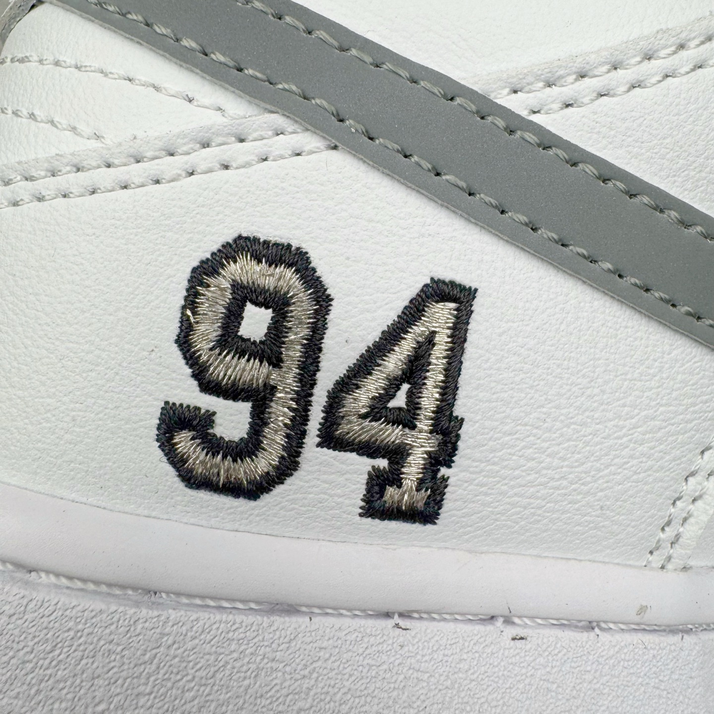  Supreme  Dunk SB DUNK LOW PRO OG QS 94 低筒 复古板鞋 休闲鞋 男鞋 女鞋 波鞋 白色 HQ8487-100