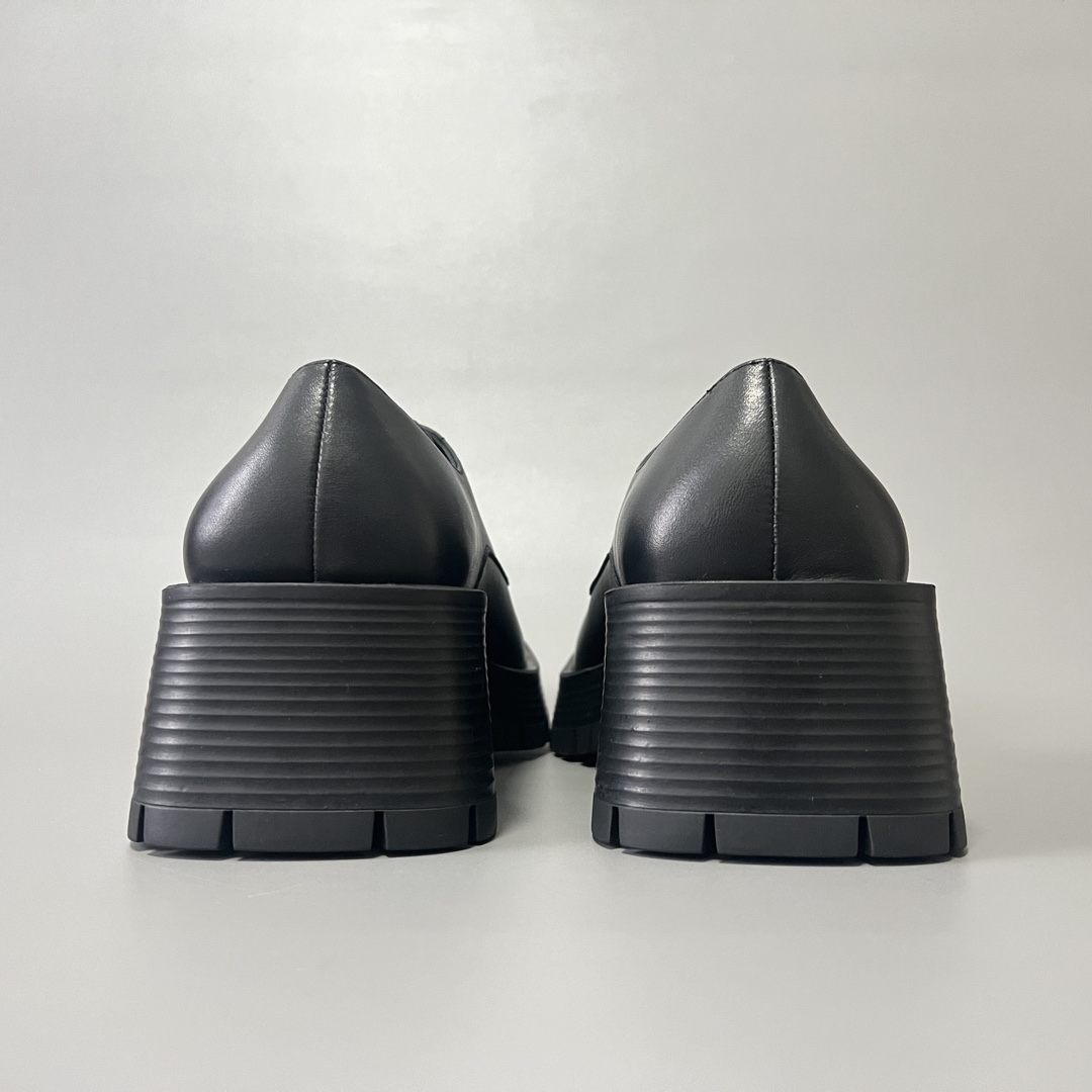 Balenciaga  Stomper BB 巴黎世家 德比 乐福 系带 低筒 老爹鞋 运动 复古板鞋 休闲鞋 男鞋 黑色  678410WB9201000