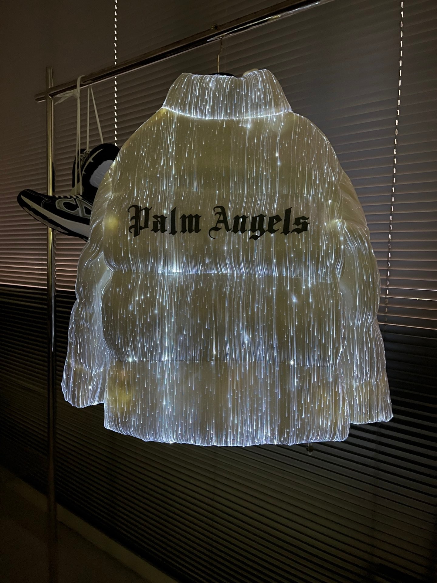 蒙口 MONCLER GENIUSxPalm Angels 联名款 maya 发光系列  纯色长袖立领短款羽绒服 男女同款 白色 H20961A00010M2847001