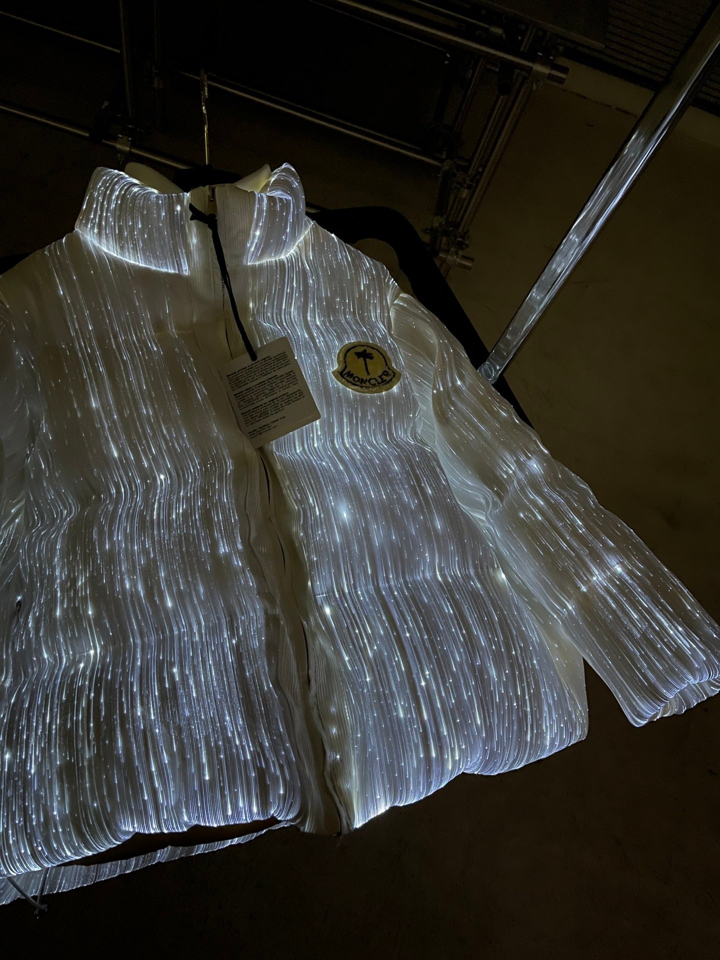 蒙口 MONCLER GENIUSxPalm Angels 联名款 maya 发光系列  纯色长袖立领短款羽绒服 男女同款 白色 H20961A00010M2847001