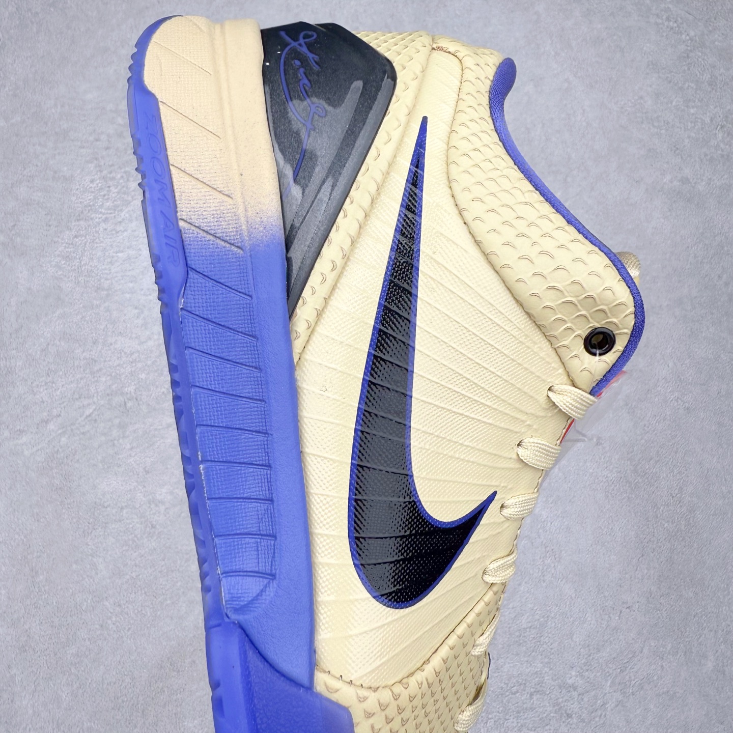 S2  Kobe 4 FC 低筒 后掌气垫 前掌泡棉   篮球 鞋 波鞋 街道休闲鞋 实战 男生球鞋  巴塞罗 金黑紫 IM2532-701