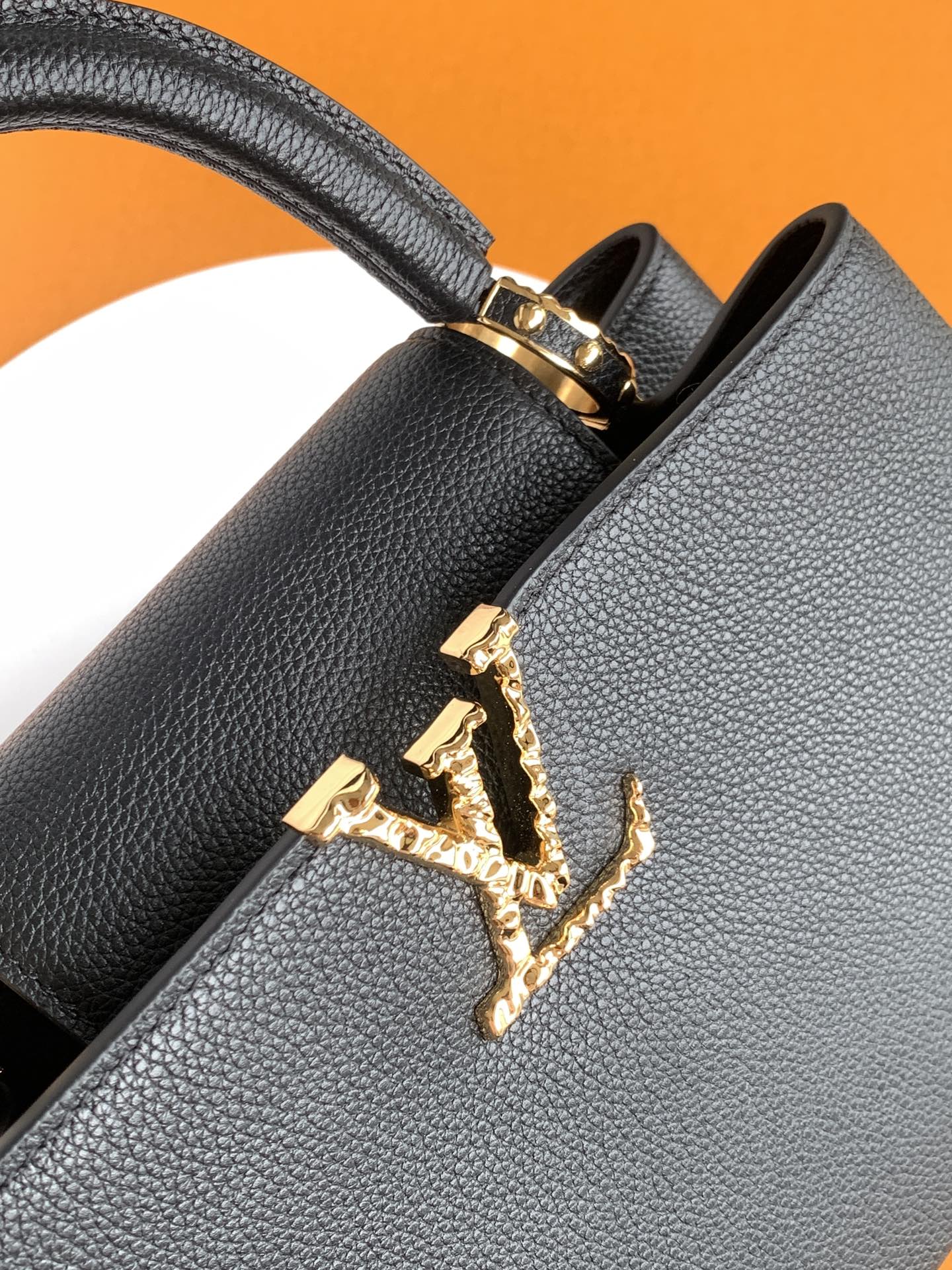 芯片 LOUIS VUITTON 路易威登 LV Capucines MM 可拆卸肩带 LV牛皮革 斜挎包 单肩包 双肩包 水桶 手提包 黑色  M24664