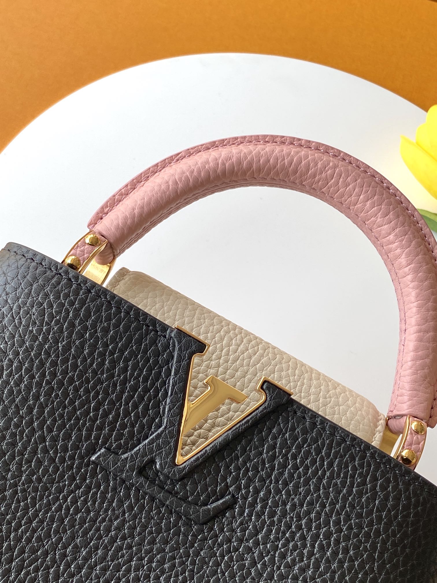 芯片 LOUIS VUITTON 路易威登 LV Capucines 珐琅 可拆卸肩带 LV牛皮革 斜挎包 单肩包 双肩包 水桶 手提包 黑色 M48865