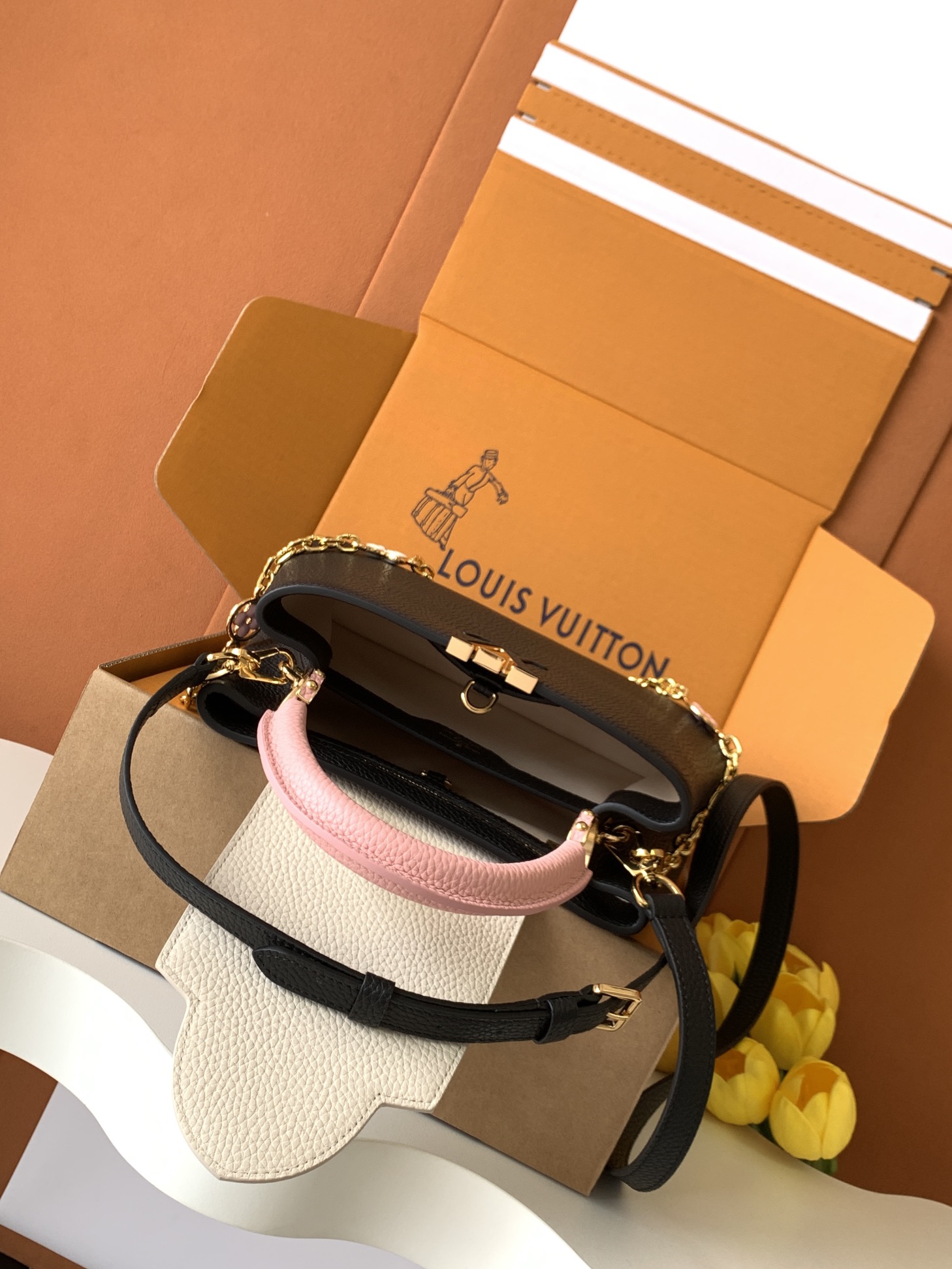 芯片 LOUIS VUITTON 路易威登 LV Capucines 可拆卸肩带 LV牛皮革 斜挎包 单肩包 双肩包 水桶 手提包 黑色 M48865