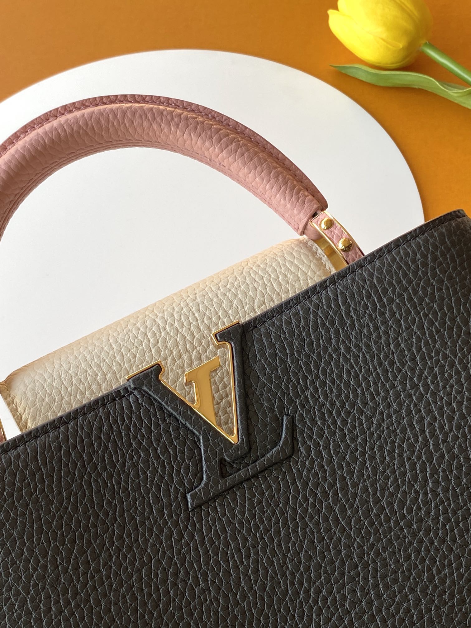 芯片 LOUIS VUITTON 路易威登 LV Capucines 可拆卸肩带 LV牛皮革 斜挎包 单肩包 双肩包 水桶 手提包 黑色 M48865