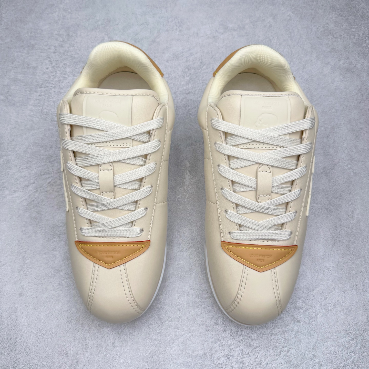 LOUIS VUITTON Buttersoft LV NIGO 路易威登 低筒 生活休闲鞋 板鞋 运动鞋 男鞋 女鞋  米色 1AIKEY