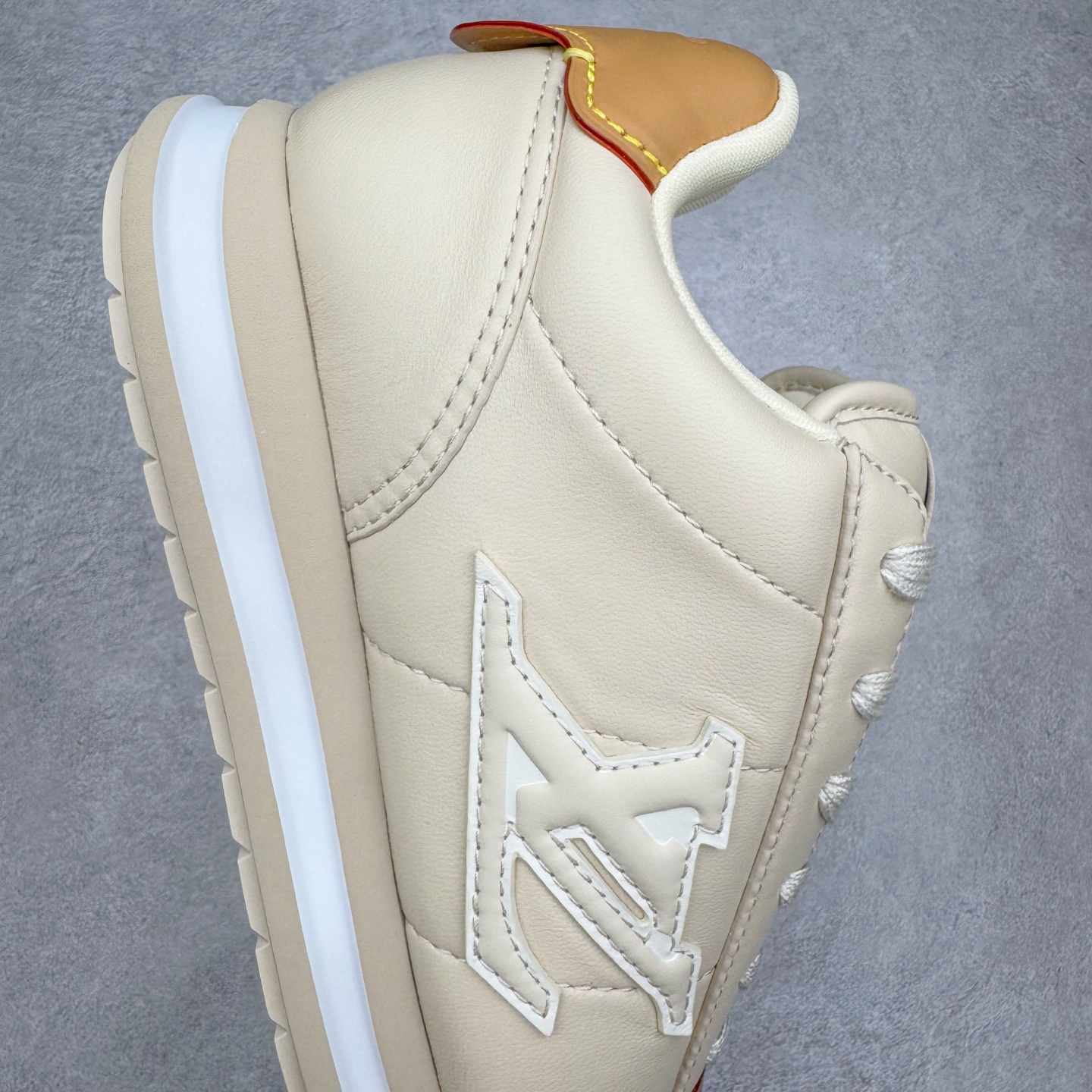 LOUIS VUITTON Buttersoft LV NIGO 路易威登 低筒 生活休闲鞋 板鞋 运动鞋 男鞋 女鞋  米色 1AIKEY