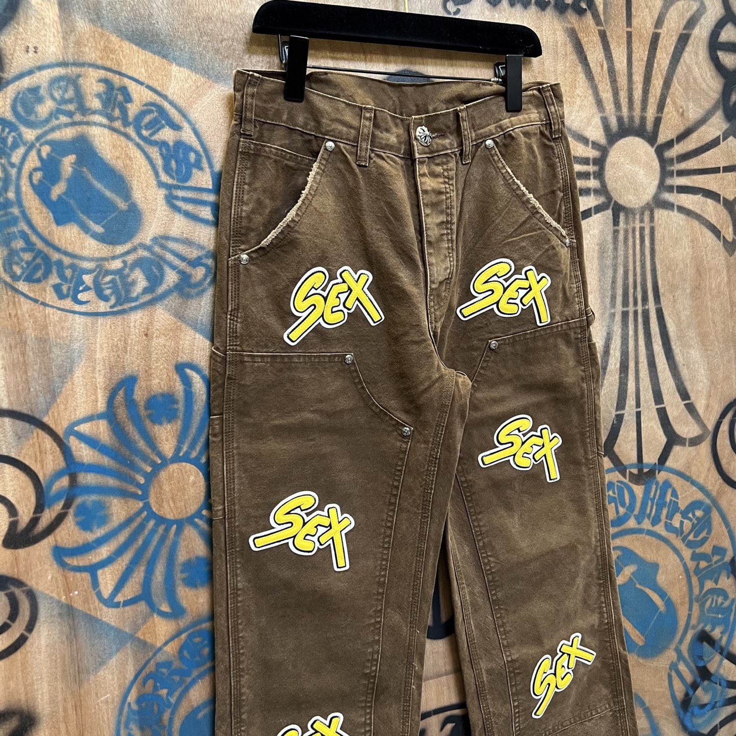 Chrome Hearts 克罗心 高街 字母图案复古 925银 牛皮辅料 水洗 工装 裤子 长裤 棕色黄字