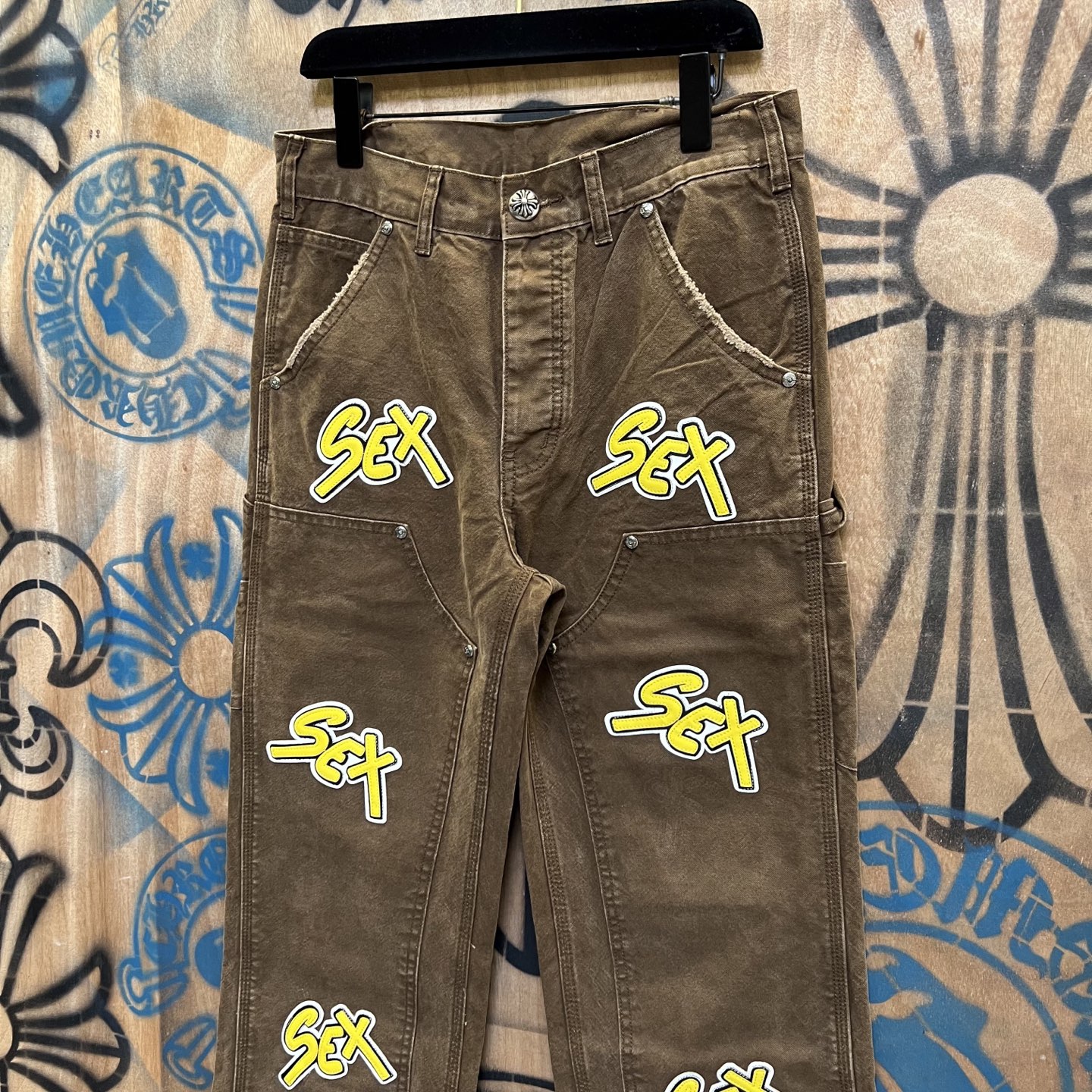 Chrome Hearts 克罗心 高街 字母图案复古 925银 牛皮辅料 水洗 工装 裤子 长裤 棕色黄字