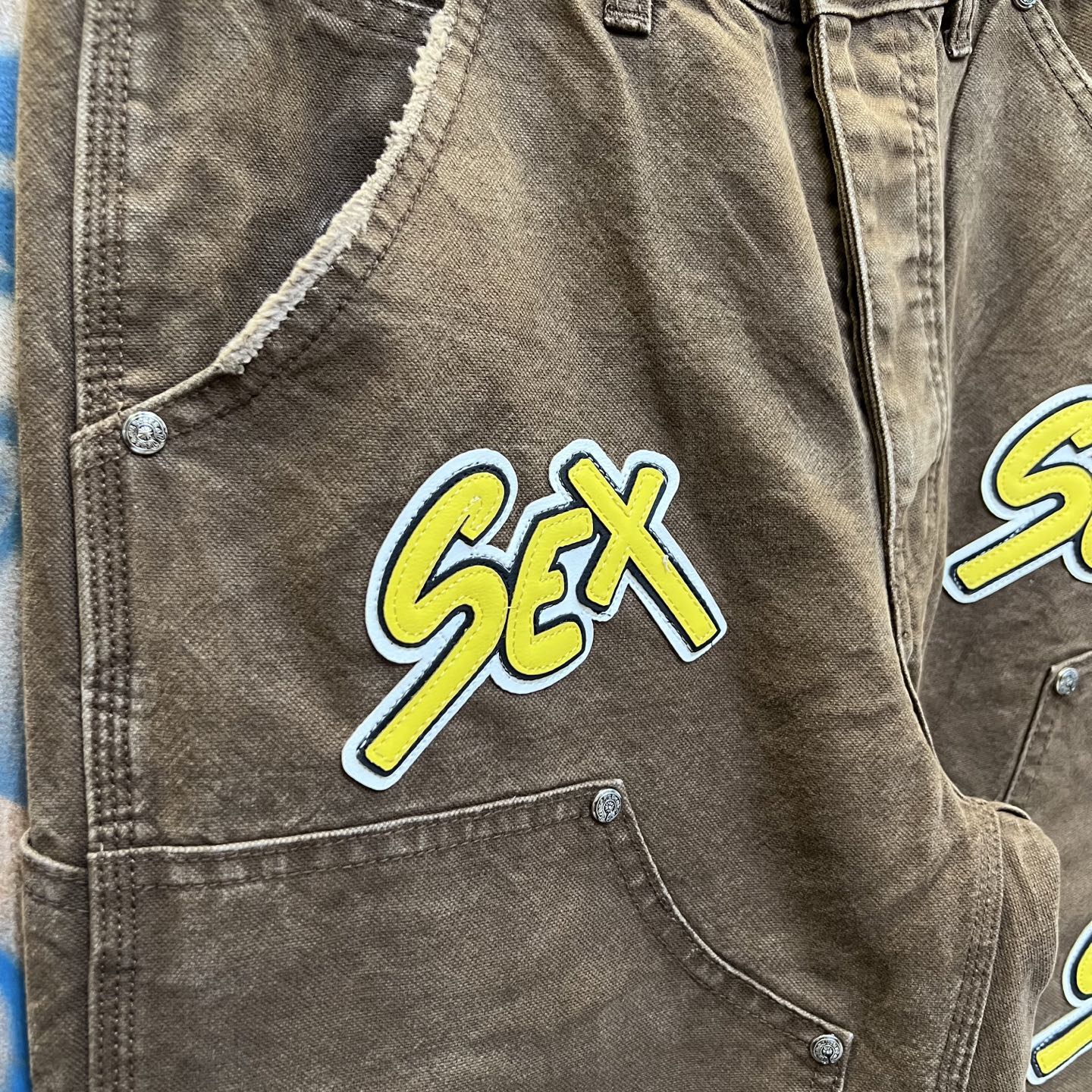 Chrome Hearts 克罗心 高街 字母图案复古 925银 牛皮辅料 水洗 工装 裤子 长裤 棕色黄字