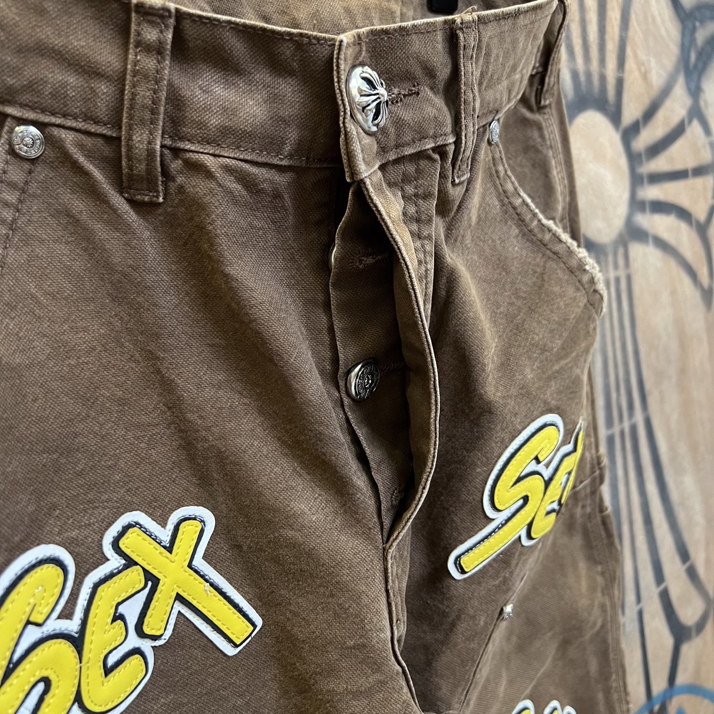 Chrome Hearts 克罗心 高街 字母图案复古 925银 牛皮辅料 水洗 工装 裤子 长裤 棕色黄字