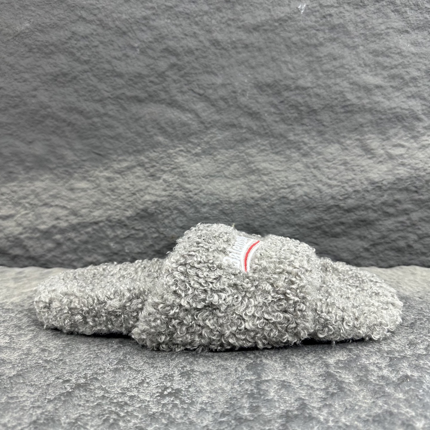 Balenciaga  巴黎世家 毛拖鞋  低筒  平底  户外室内 凉拖 男款 灰色