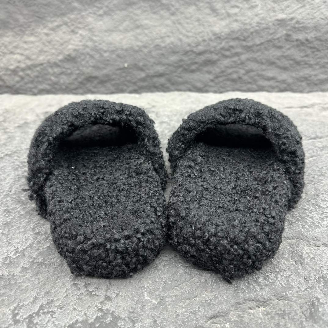 Balenciaga   巴黎世家 毛拖鞋  低筒  平底  户外室内 凉拖 男款 黑色