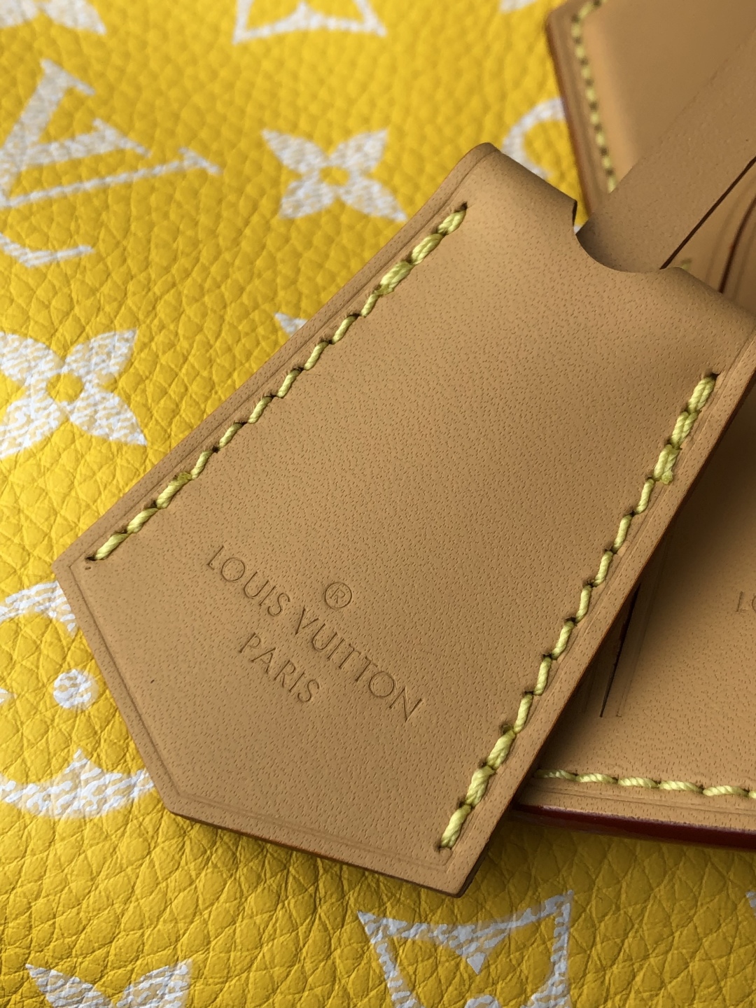 LOUIS VUITTON 路易威登 LV 𝑺𝒑𝒆𝒆𝒅𝒚 𝑷𝟗 𝑩𝒂𝒏𝒅𝒐𝒖𝒍𝒊𝒆𝒓𝒆 𝟑𝟎 可拆卸肩带 LV牛皮革 斜挎包 单肩包 双肩包 水桶 手提包 黄色 𝑴𝟐𝟒𝟒𝟐𝟖