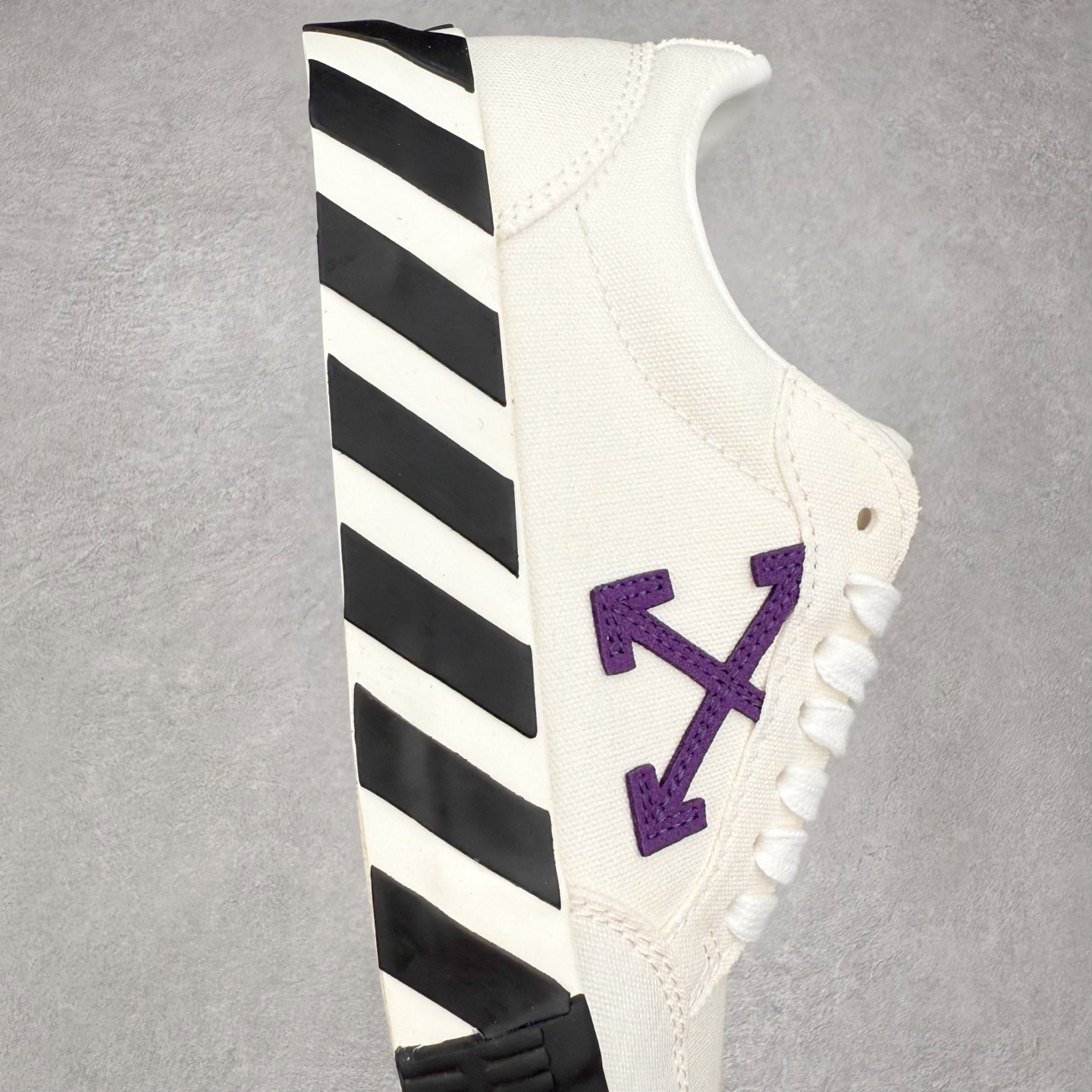 OFF-WHITE ulcanized 织物 低筒 系带圆头 时尚板鞋 男款 女款 白紫 OMIA085R21FAB0010137