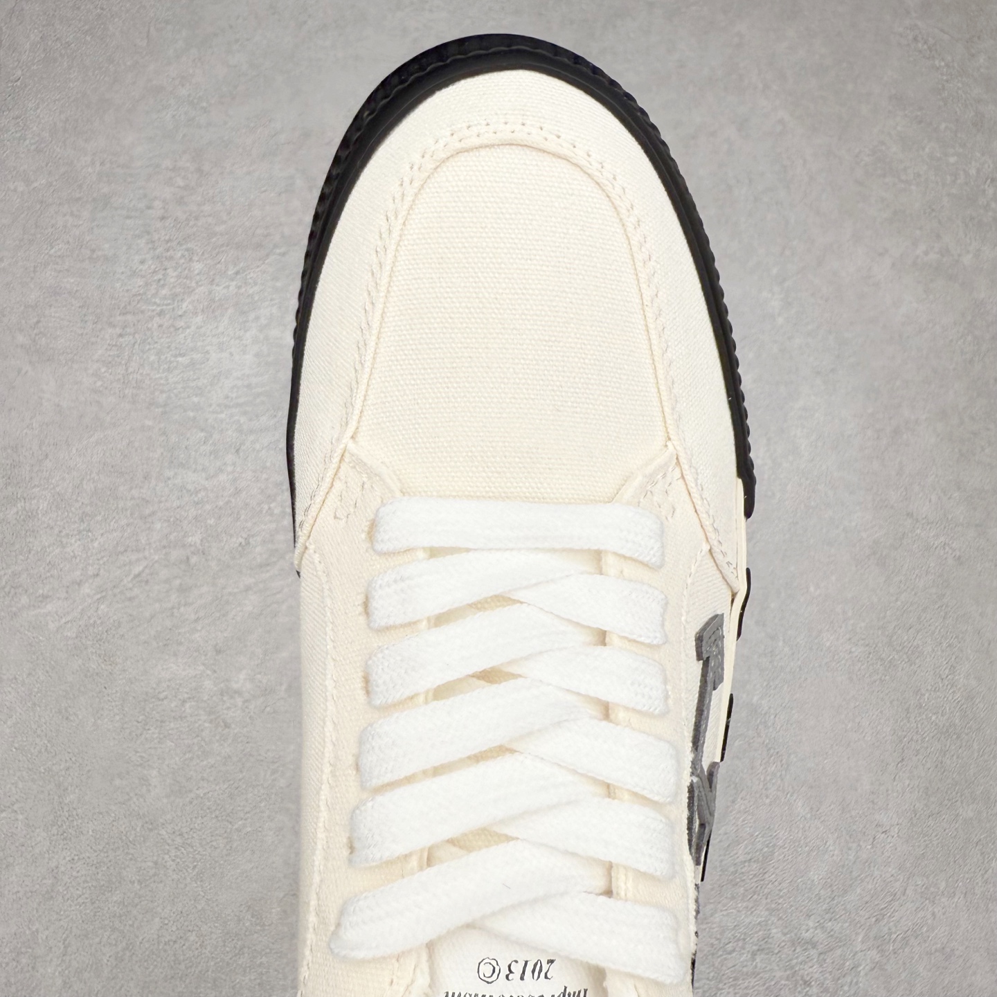 OFF-WHITE ulcanized 织物 低筒 系带圆头 时尚板鞋 男款 女款 白灰 OMIA085S23LEA0050145