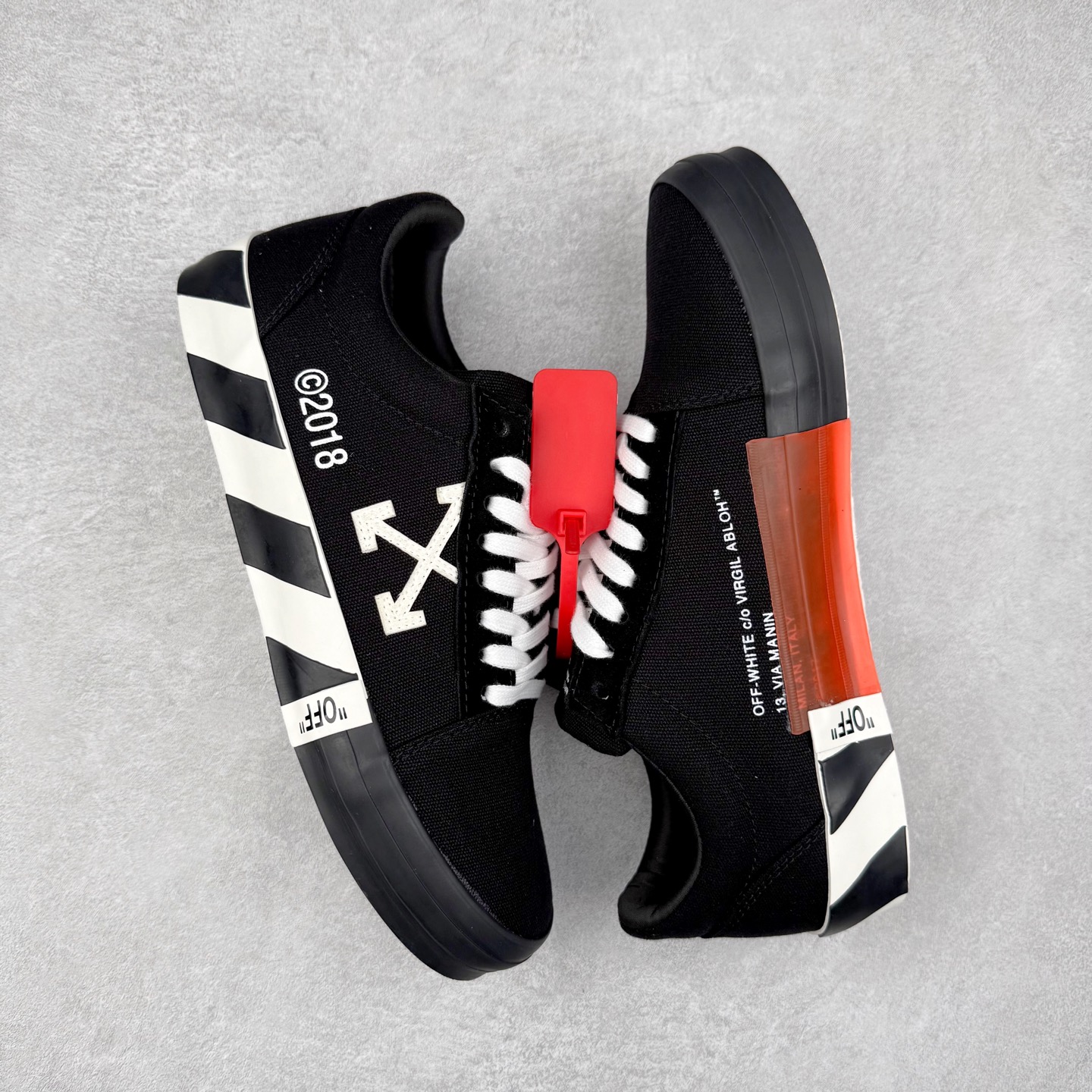 OFF-WHITE ulcanized 织物 低筒 系带圆头 时尚板鞋 男款 女款 黑 OMIA085E183510011000