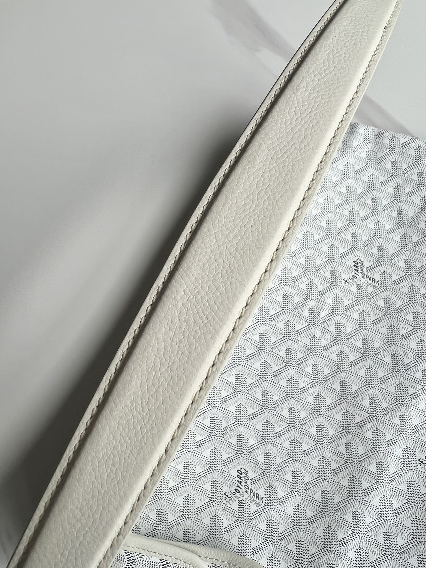  戈雅 GOYARD Bohème Hobo Y字老花满印抗压皮革手柄 帆布拼牛皮 腋下包子母包 单肩手提包 女款 