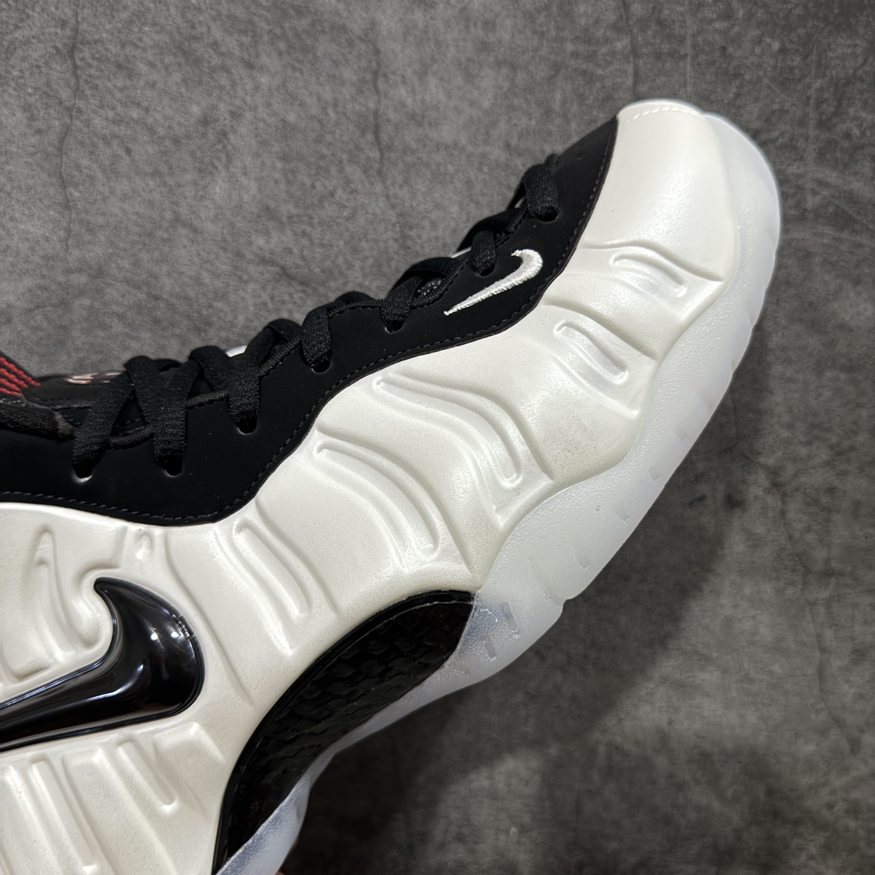 NIKE Air Foamposite  喷泡 篮球鞋 男鞋 真碳板 真气垫 波鞋  白黑奶泡 2025 喷泡 HF0794-200