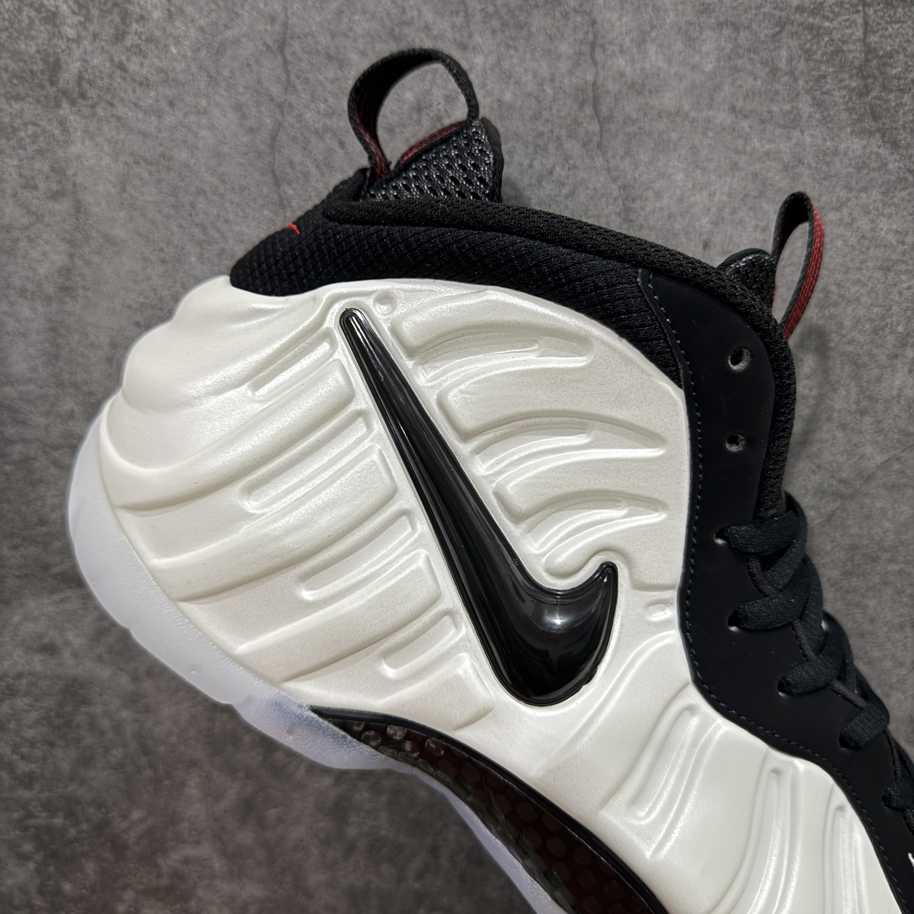 NIKE Air Foamposite  喷泡 篮球鞋 男鞋 真碳板 真气垫 波鞋  白黑奶泡 2025 喷泡 HF0794-200