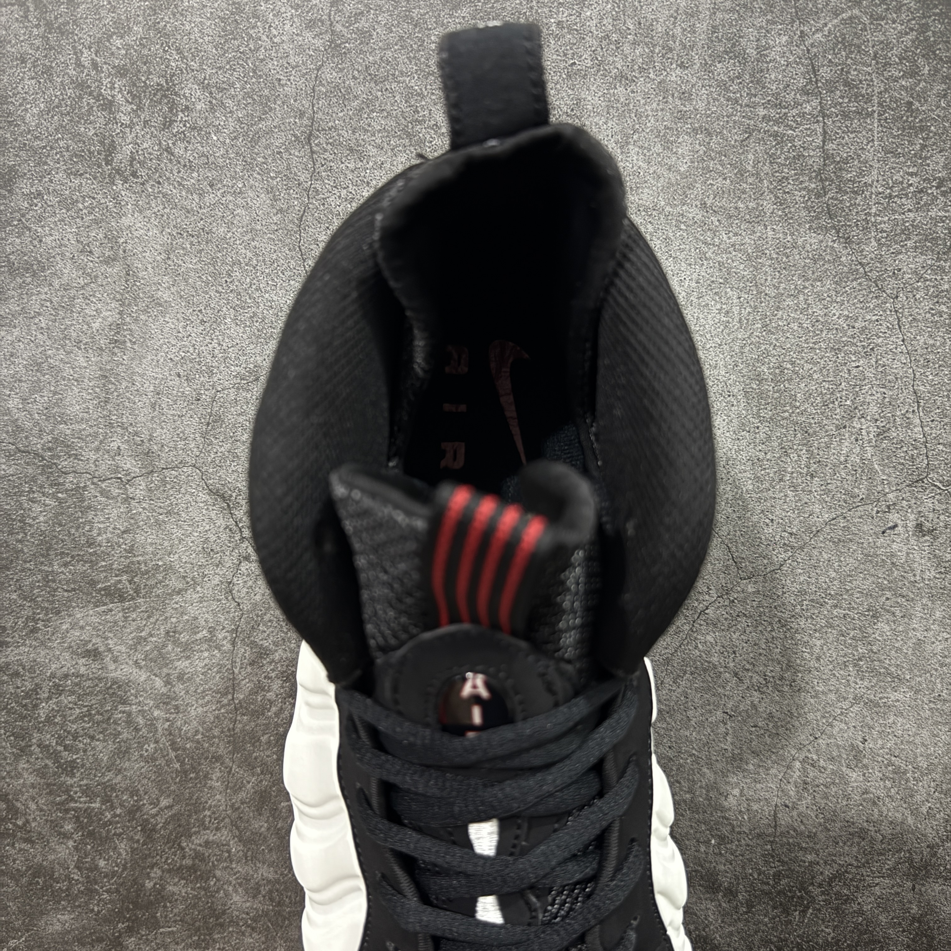NIKE Air Foamposite  喷泡 篮球鞋 男鞋 真碳板 真气垫 波鞋  白黑奶泡 2025 喷泡 HF0794-200