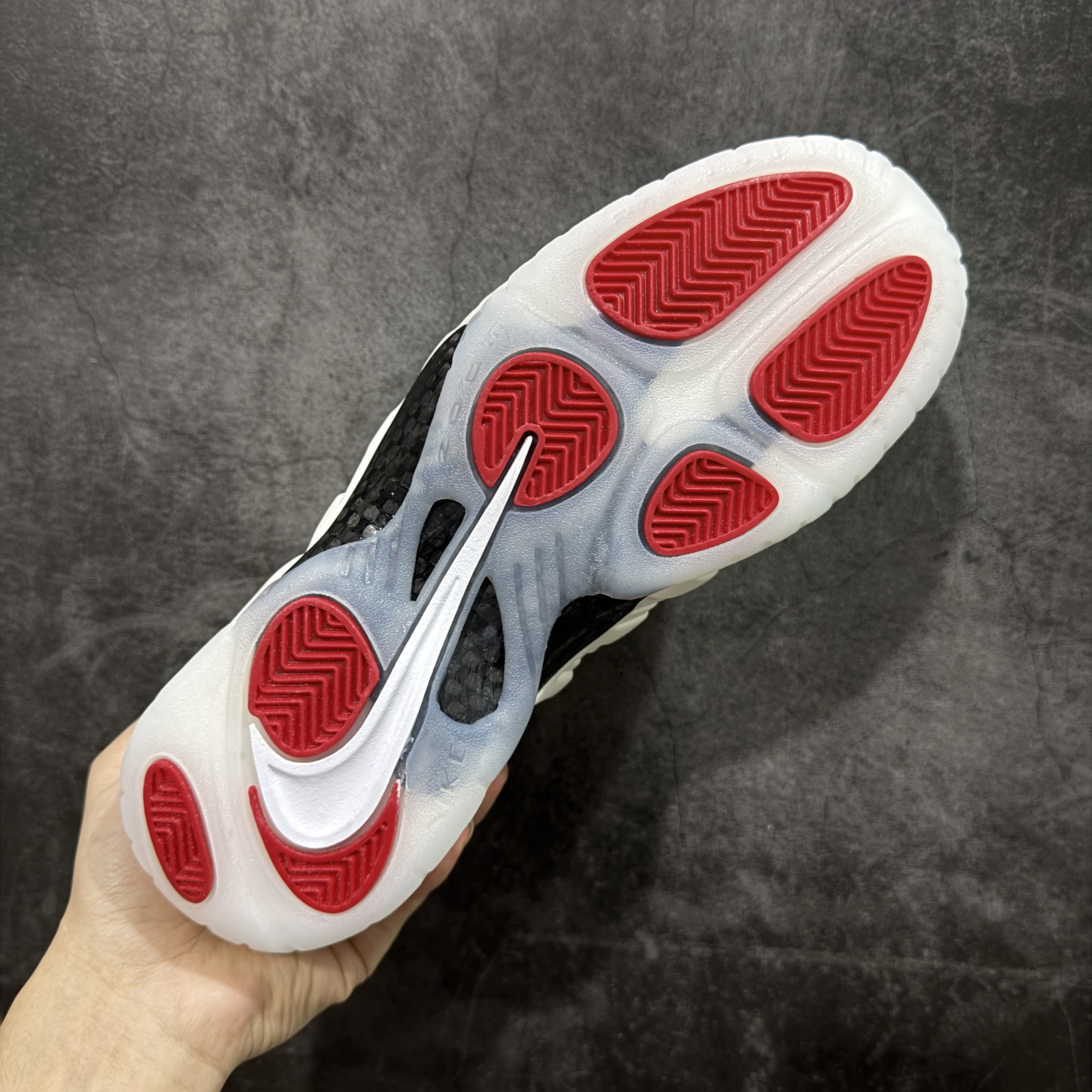 NIKE Air Foamposite  喷泡 篮球鞋 男鞋 真碳板 真气垫 波鞋  白黑奶泡 2025 喷泡 HF0794-200