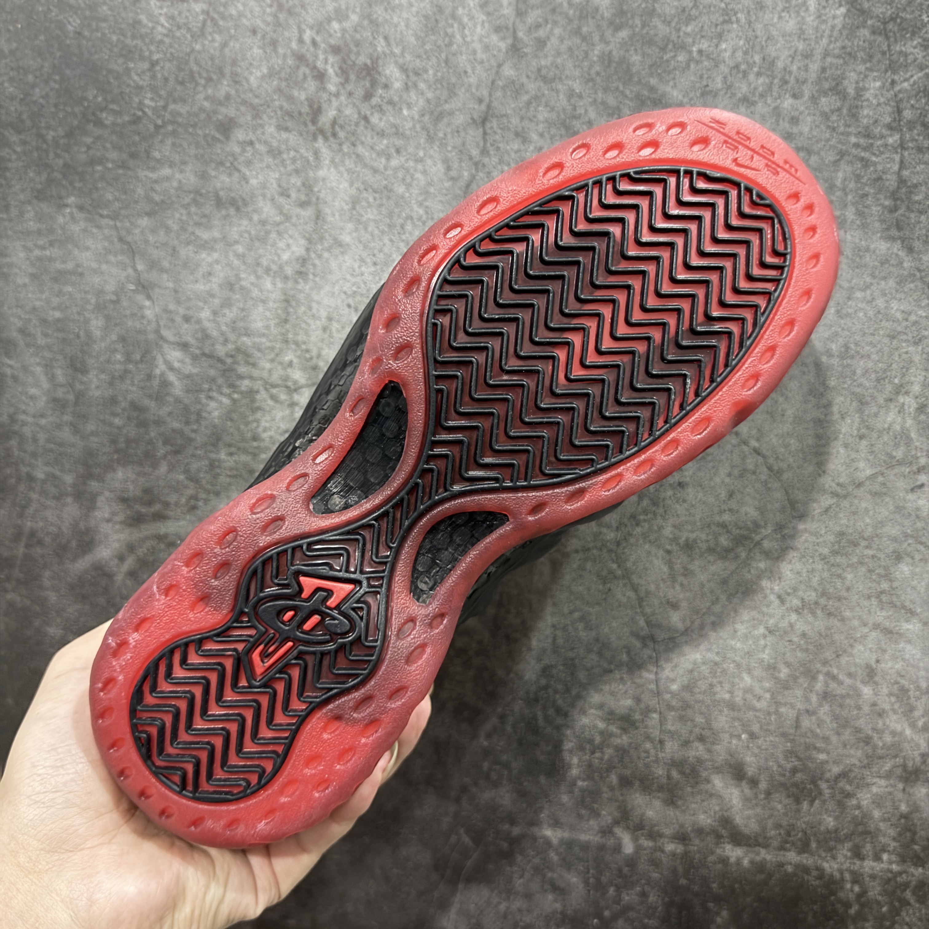 NIKE Air Foamposite  喷泡 篮球鞋 男鞋 真碳板 真气垫 波鞋 黑红喷 2025 喷泡 IB2219-001 