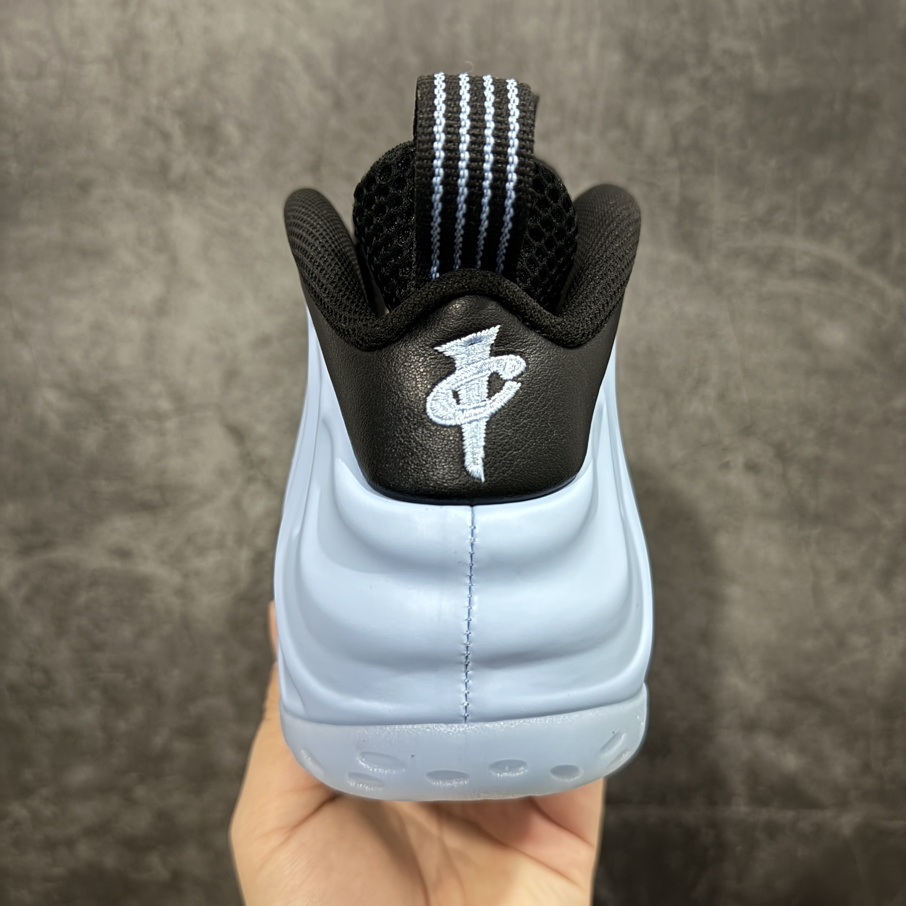 NIKE Air Foamposite  喷泡 篮球鞋 男鞋 真碳板 真气垫 波鞋 冰蓝喷 HJ6014-400