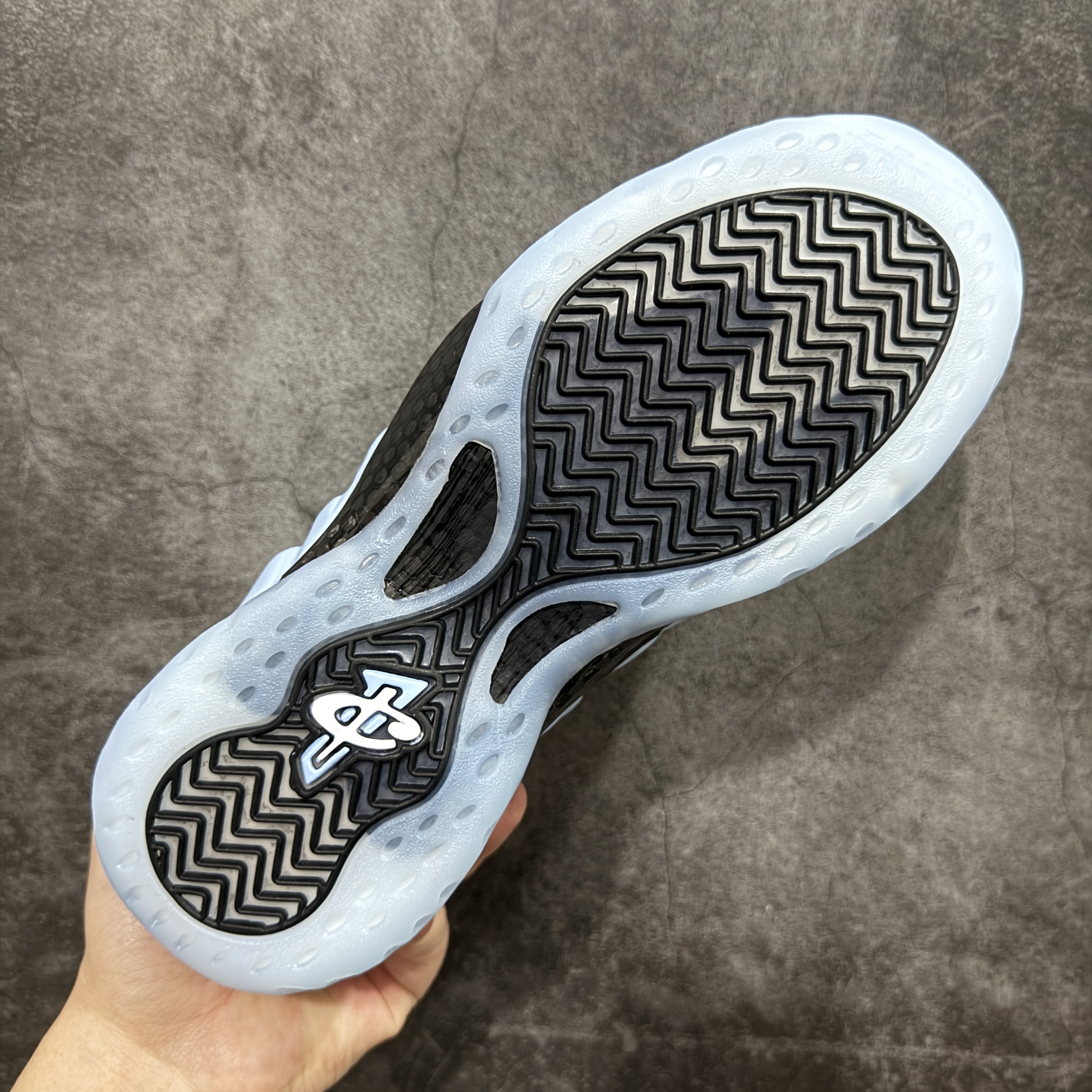 NIKE Air Foamposite  喷泡 篮球鞋 男鞋 真碳板 真气垫 波鞋 冰蓝喷 HJ6014-400