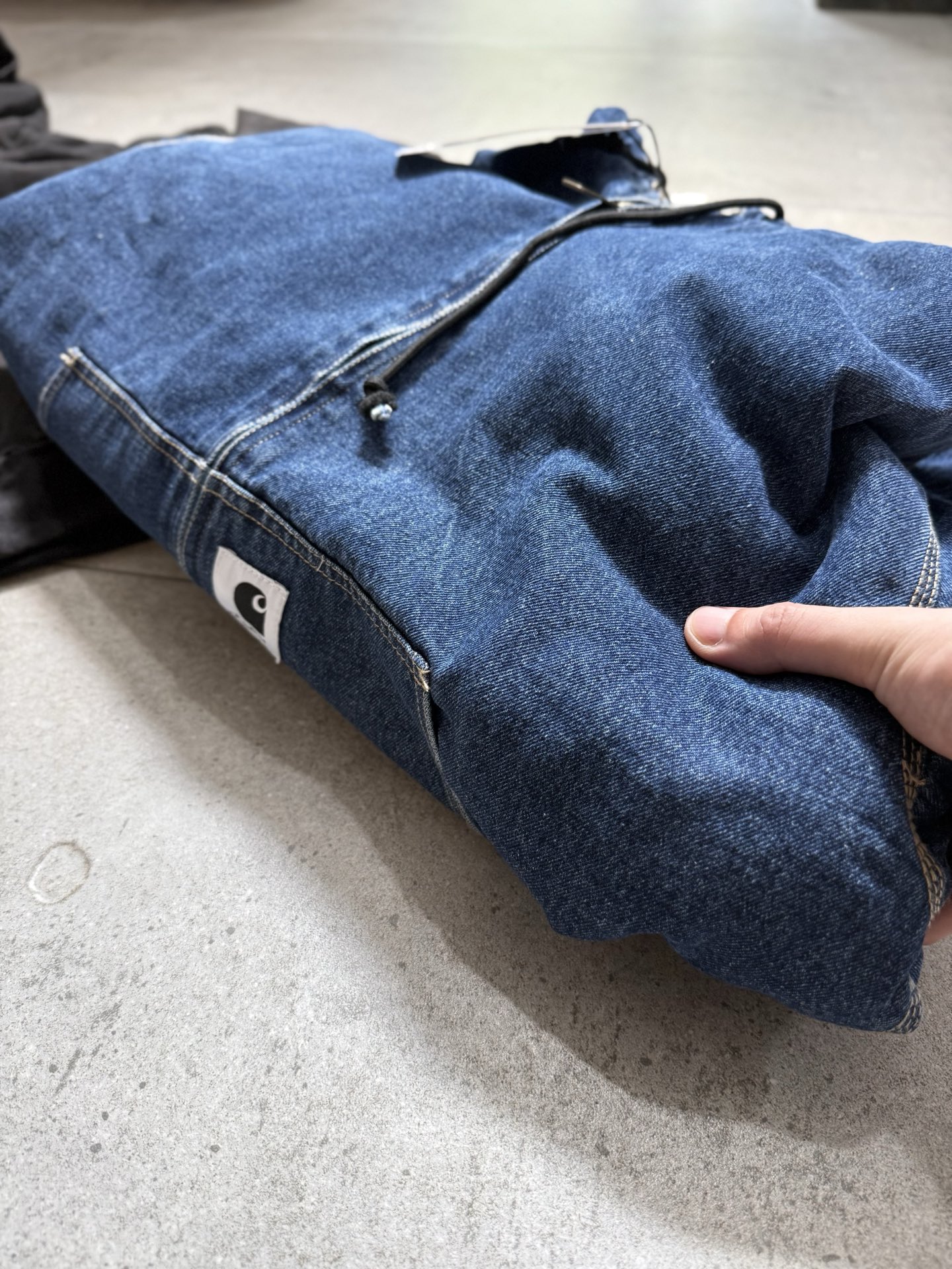 Carhartt WIP jacket 卡哈特 FW23 丹宁系列 Active Jacket 抽绳连帽运动宽松连帽夹克 牛仔外套外套 男女同款  I032232-01-06