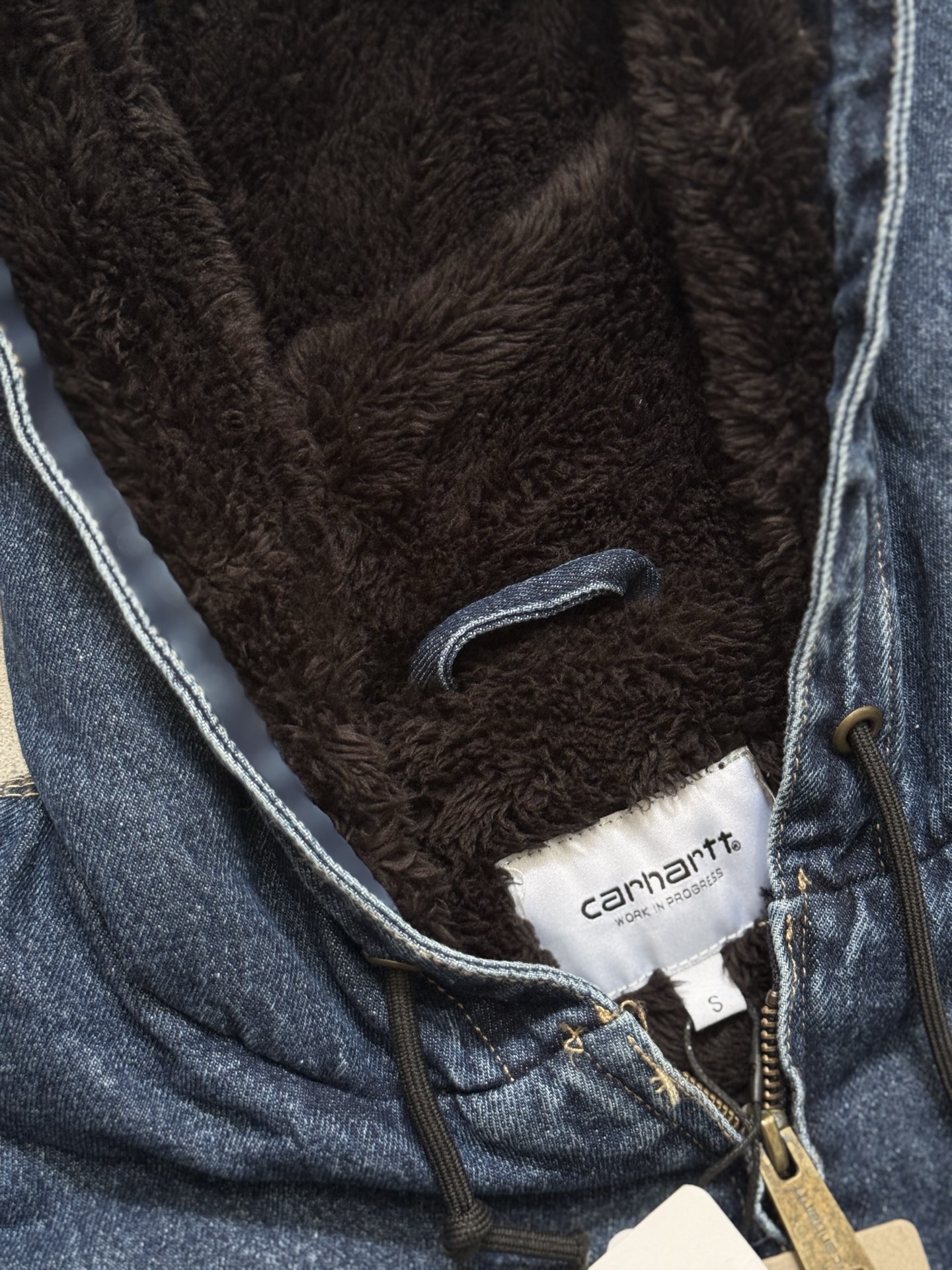 Carhartt WIP jacket 卡哈特 FW23 丹宁系列 Active Jacket 抽绳连帽运动宽松连帽夹克 牛仔外套外套 男女同款  I032232-01-06