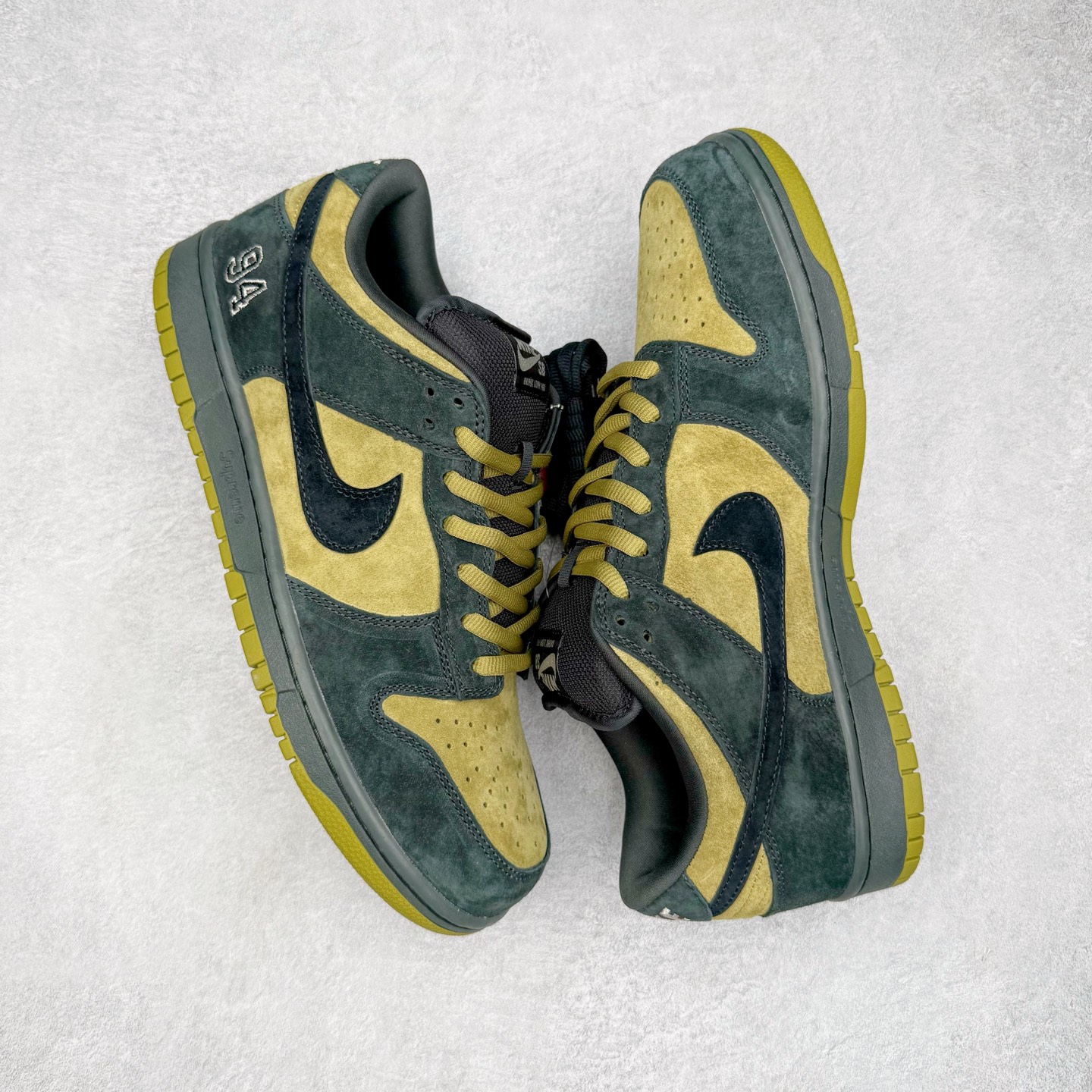 Supreme Dunk SB DUNK LOW PRO 94 低筒 复古板鞋 休闲鞋 男鞋 女鞋 波鞋 黄黑 HQ8487-300