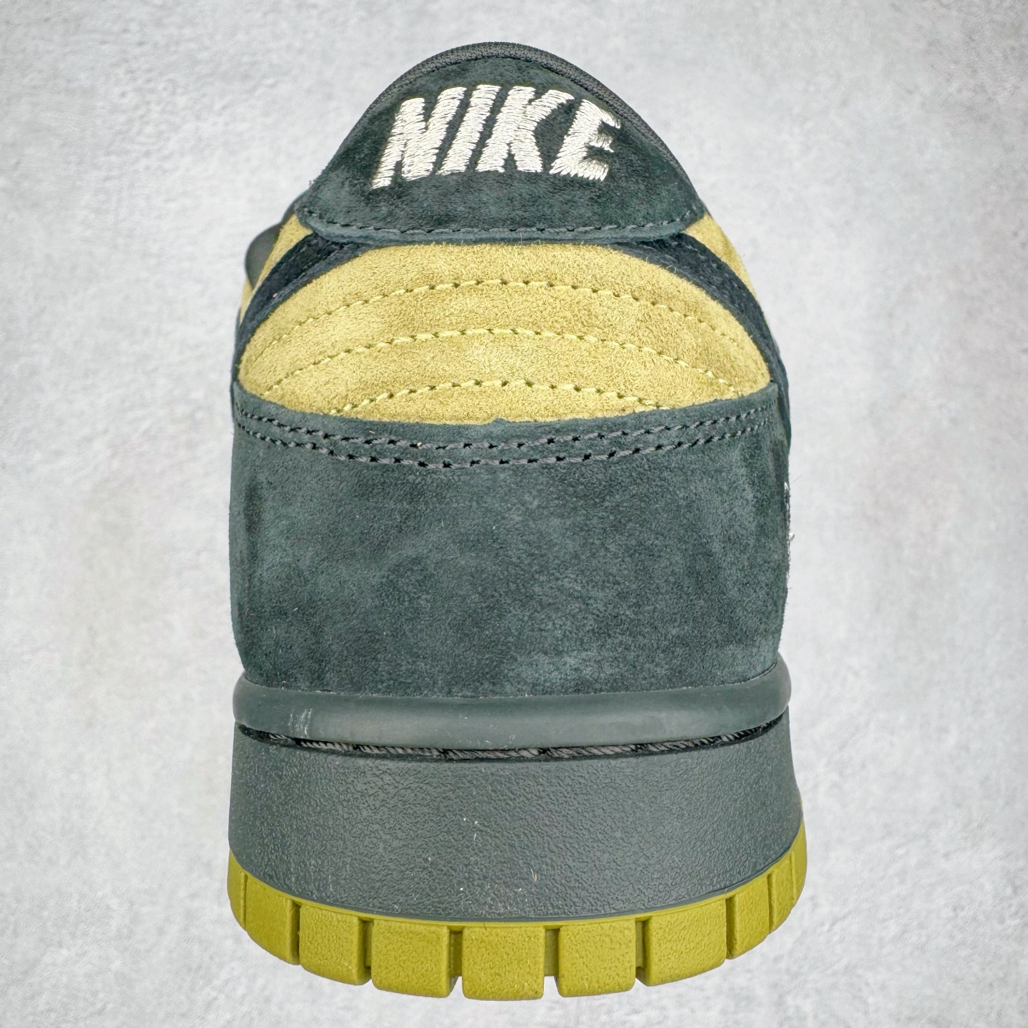 Supreme Dunk SB DUNK LOW PRO 94 低筒 复古板鞋 休闲鞋 男鞋 女鞋 波鞋 黄黑 HQ8487-300