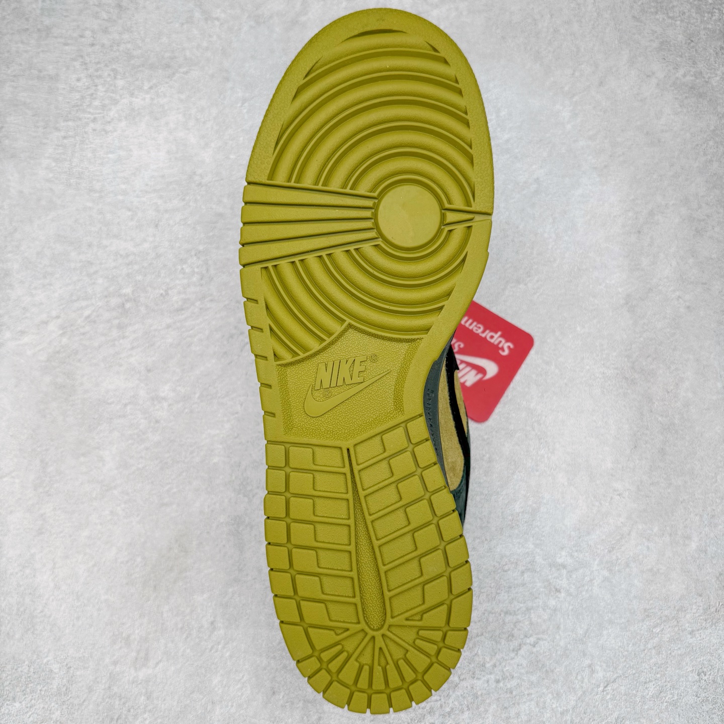 Supreme Dunk SB DUNK LOW PRO 94 低筒 复古板鞋 休闲鞋 男鞋 女鞋 波鞋 黄黑 HQ8487-300