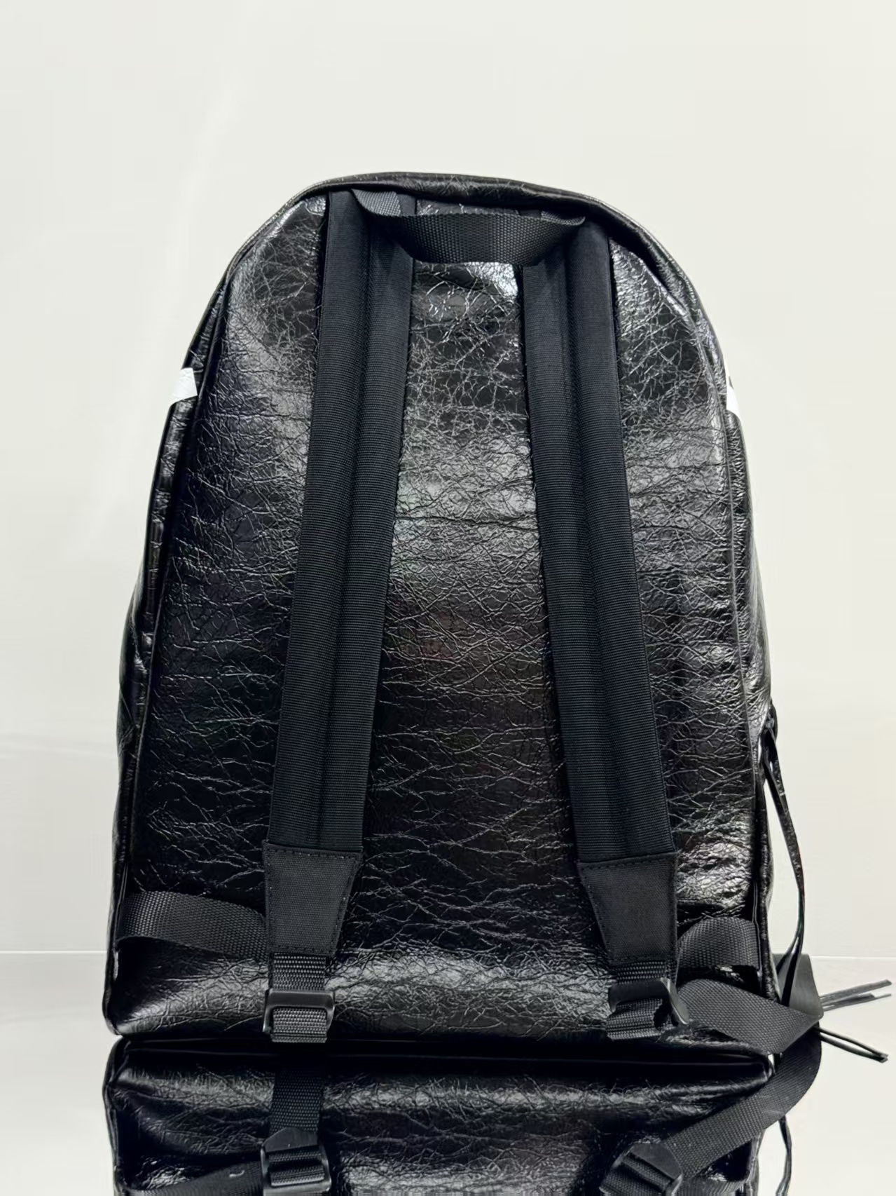 Balenciag 巴黎世家 Arena 品牌徽标印花 小羊皮  双肩包  男女同款  黑色  8272062ABVX1090