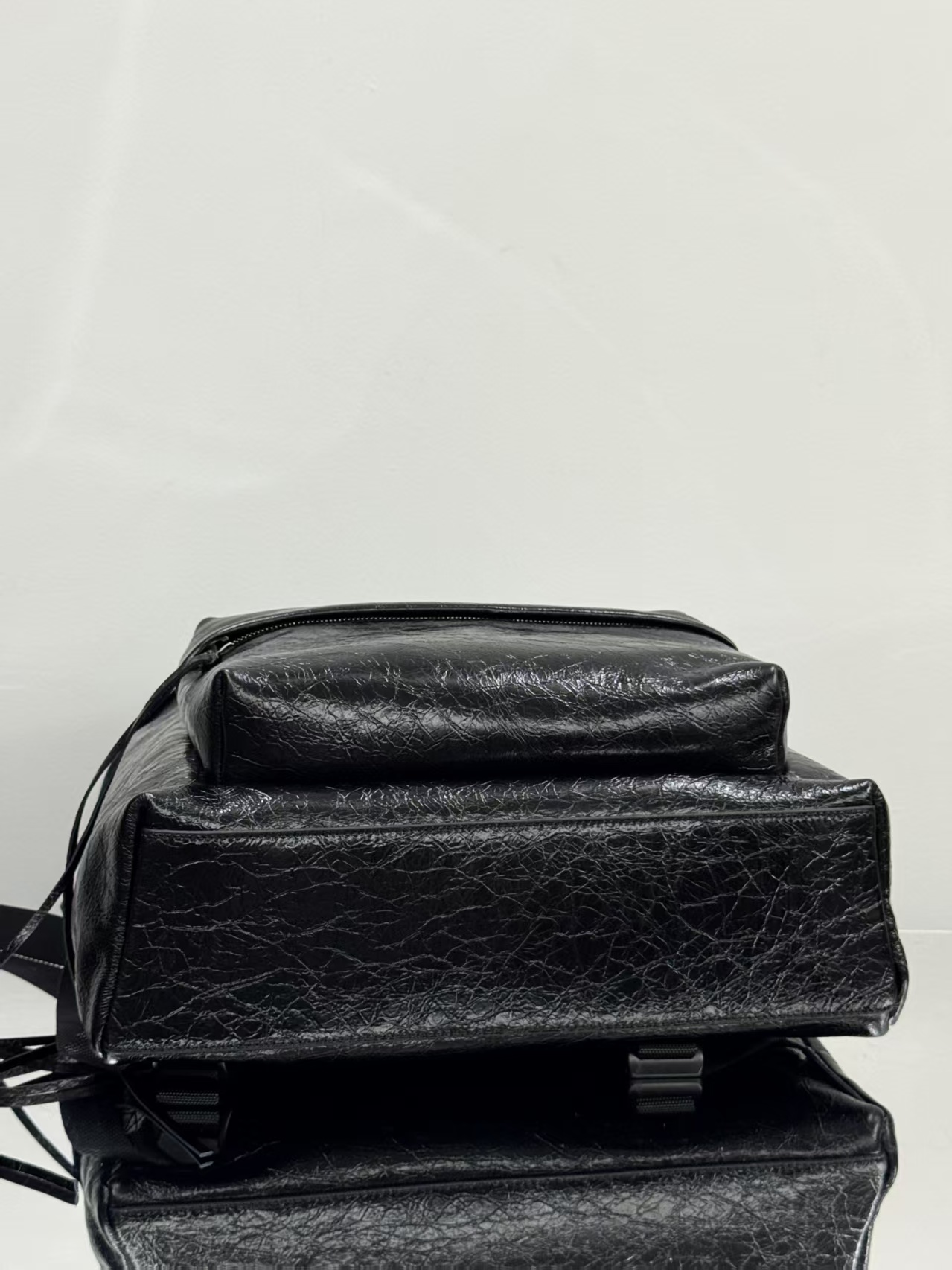 Balenciag 巴黎世家 Arena 品牌徽标印花 小羊皮  双肩包  男女同款  黑色  8272062ABVX1090