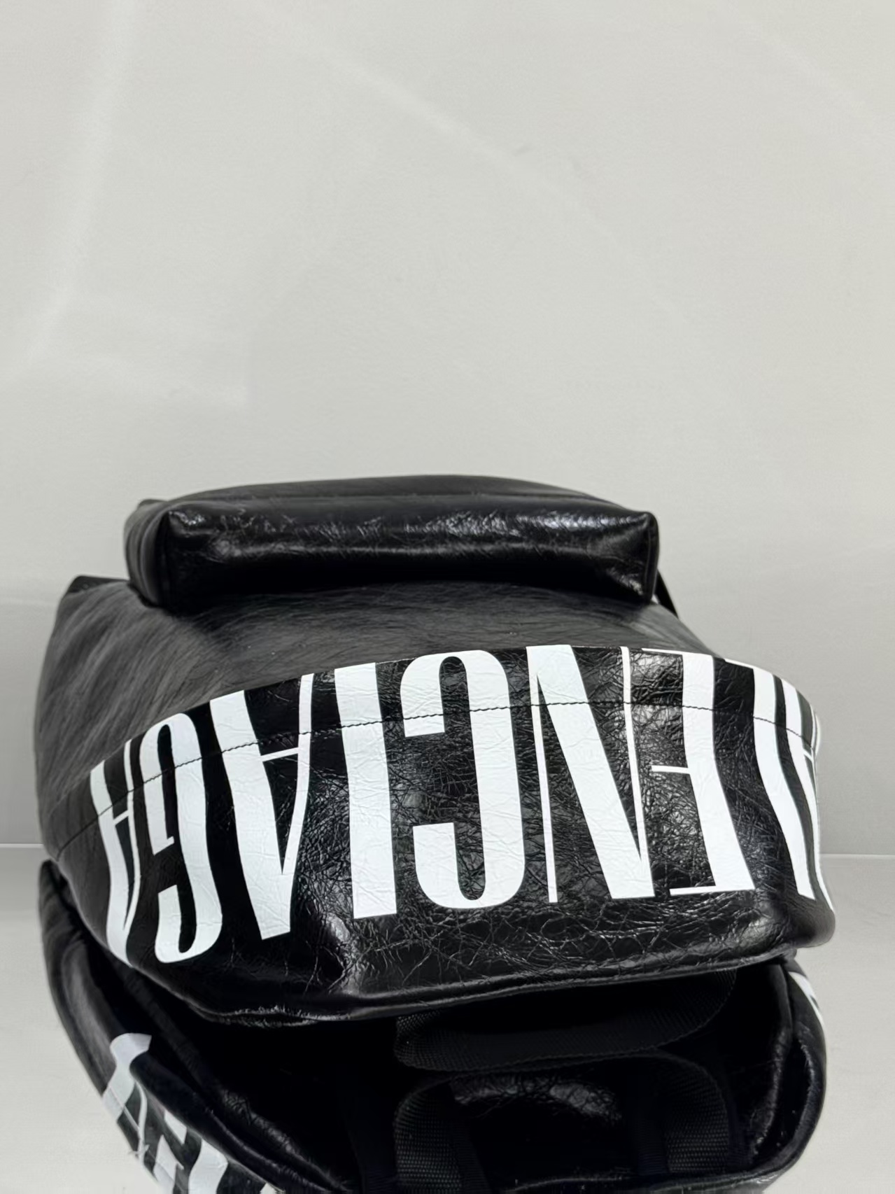 Balenciag 巴黎世家 Arena 品牌徽标印花 小羊皮  双肩包  男女同款  黑色  8272062ABVX1090