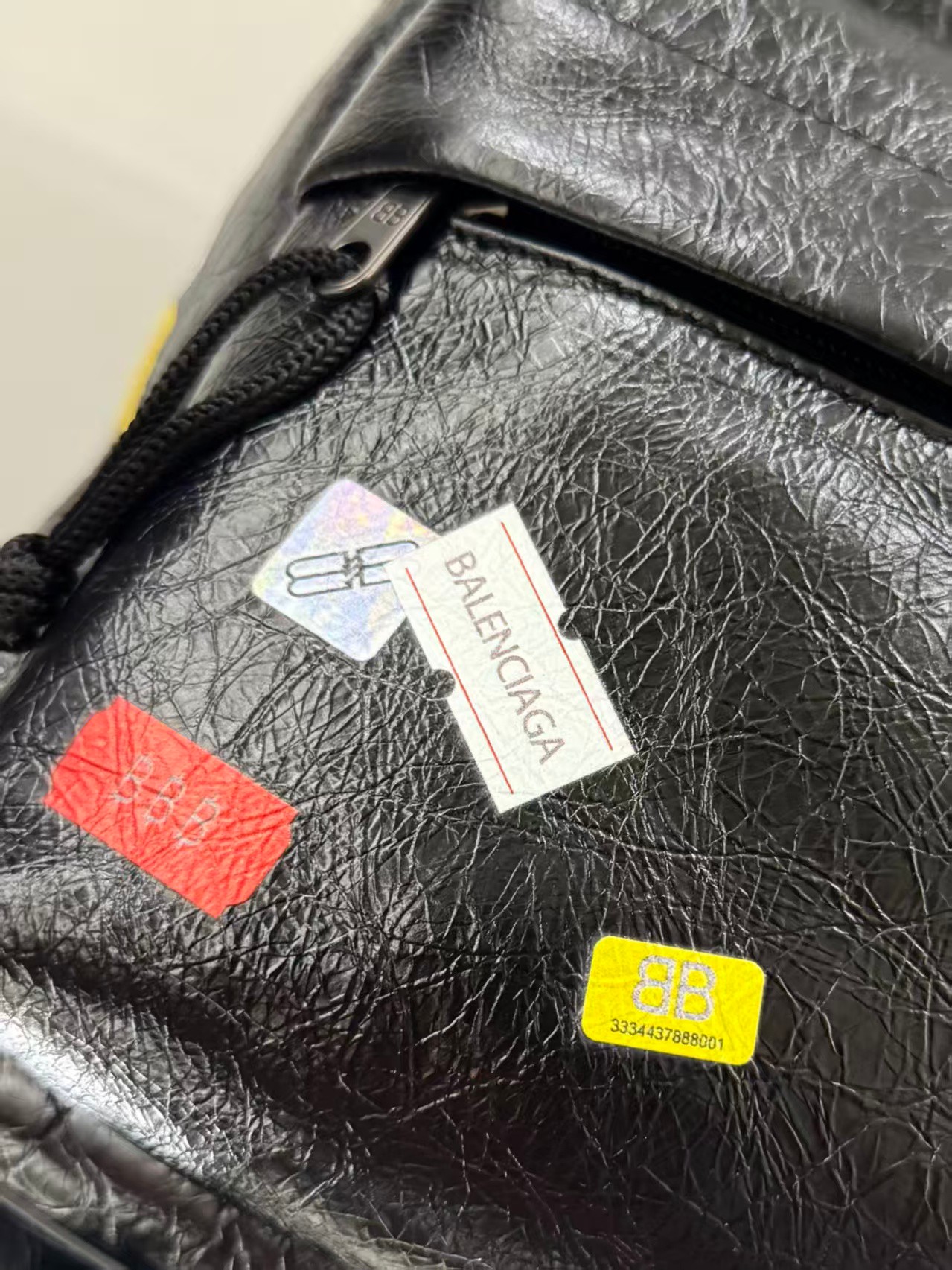 Balenciag 巴黎世家 Explorer 品牌徽标印花 小羊皮  双肩包  男女同款  黑色  5032212AB531084