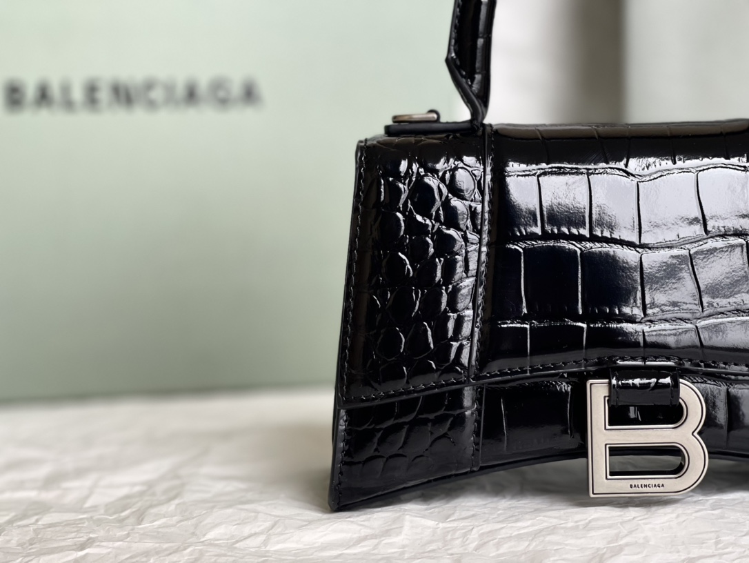 20CM Balenciag 巴黎世家 沙漏 标志性浮雕品牌 小牛皮 单肩 斜挎 手提包 女 黑色鳄鱼纹 5928331LR6Y1000