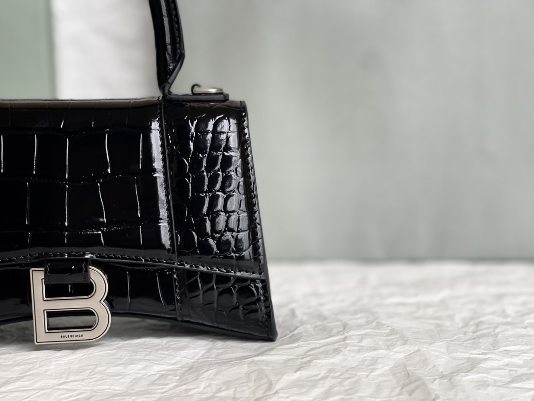 20CM Balenciag 巴黎世家 沙漏 标志性浮雕品牌 小牛皮 单肩 斜挎 手提包 女 黑色鳄鱼纹 5928331LR6Y1000