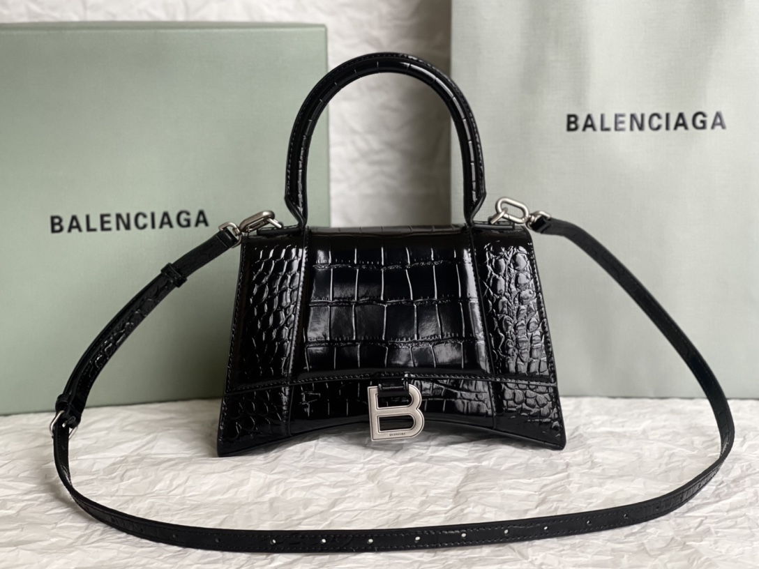 23CM Balenciag 巴黎世家 沙漏 标志性浮雕品牌 小牛皮 单肩 斜挎 手提包 女 黑色鳄鱼纹  5935461LR6Y1000