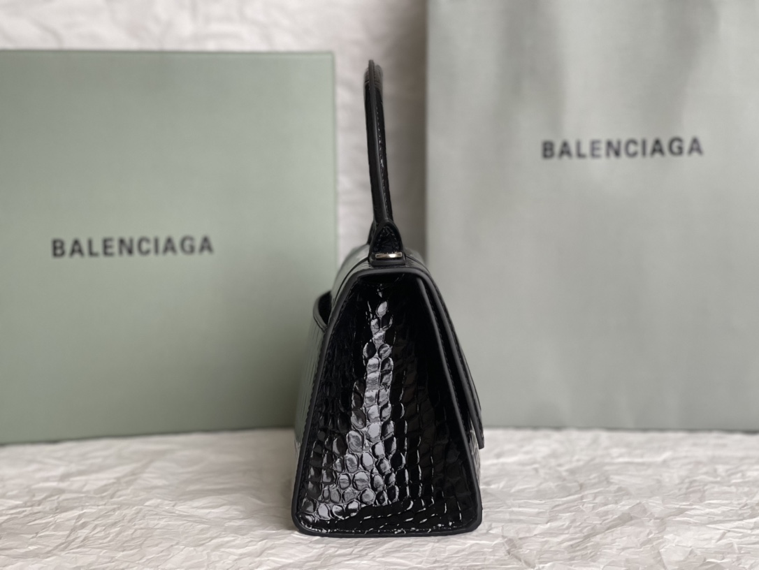 23CM Balenciag 巴黎世家 沙漏 标志性浮雕品牌 小牛皮 单肩 斜挎 手提包 女 黑色鳄鱼纹  5935461LR6Y1000
