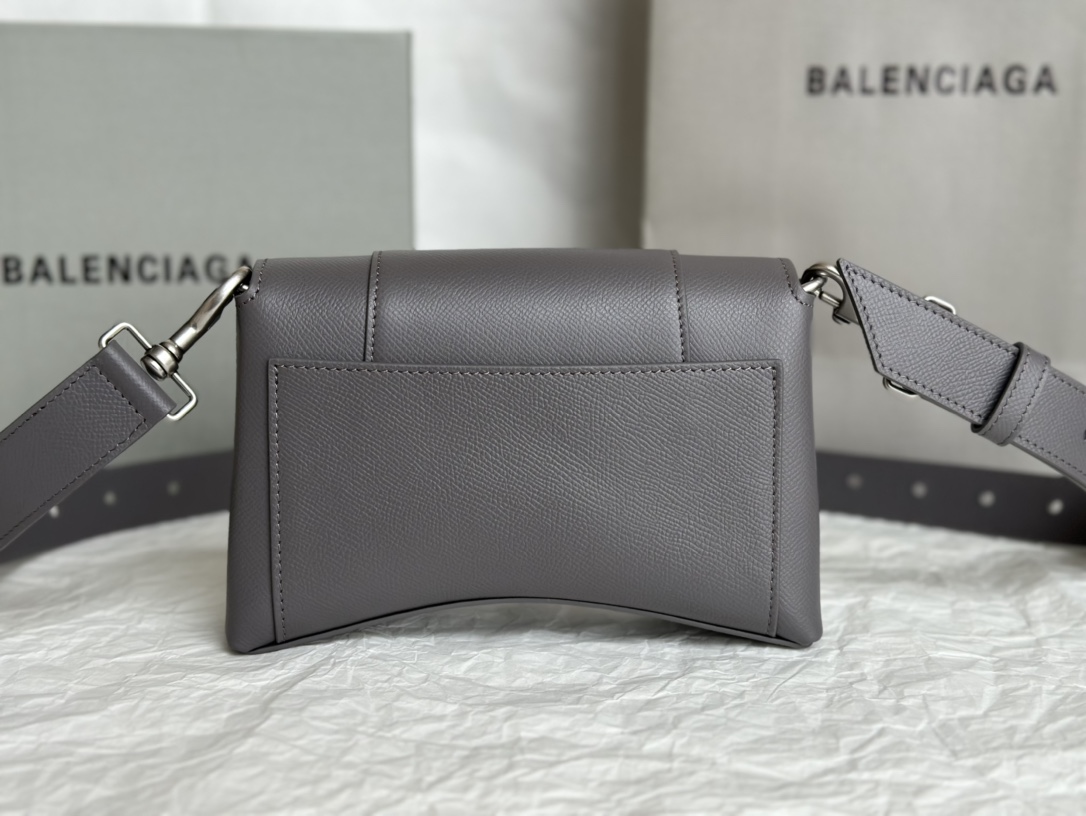 20CM Balenciag 巴黎世家 Downtown 沙漏 标志性浮雕品牌 可调节 牛皮 单肩 斜挎 手提包  男款 灰色银扣 7364712AABJ1404