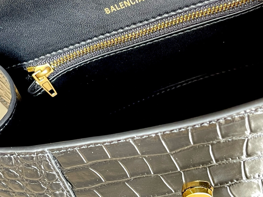 23CM Balenciag 巴黎世家 𝗛𝗼𝘂𝗿𝗴𝗹𝗮𝘀𝘀 沙漏 标志性浮雕品牌 可调节 牛皮 单肩 斜挎 手提包 女款 黑色鳄鱼纹 5935461LRGM1000